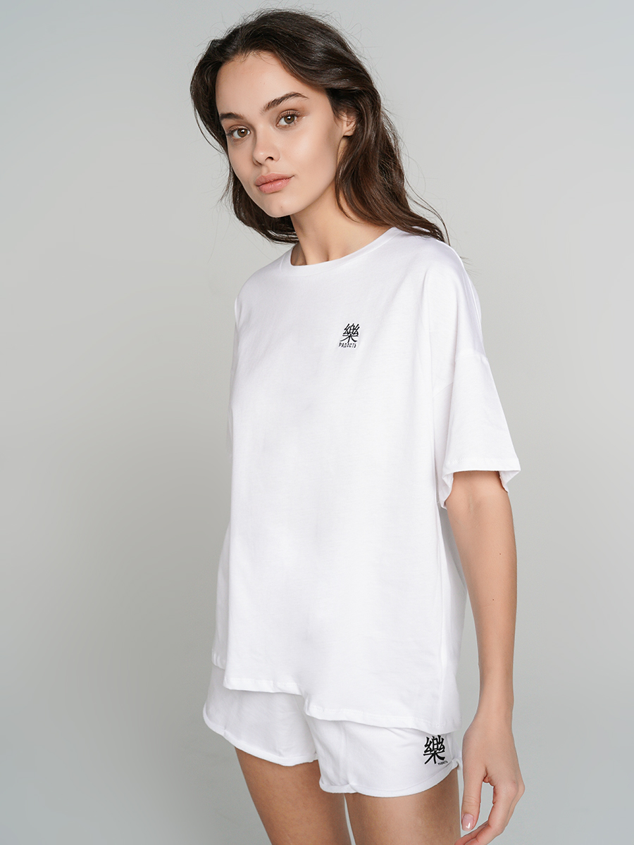 

Футболка женская ТВОЕ 70053 белая XL, 70053
