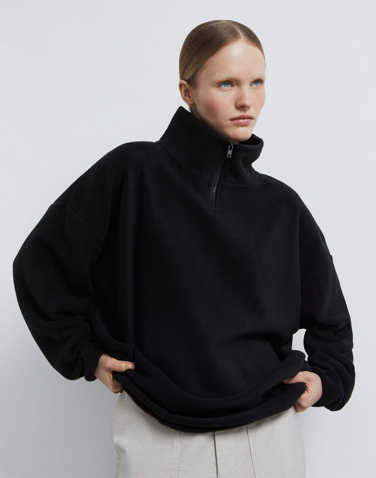

Свитшот женский Gloria Jeans GAC023137 черный XXS-XS/164, GAC023137
