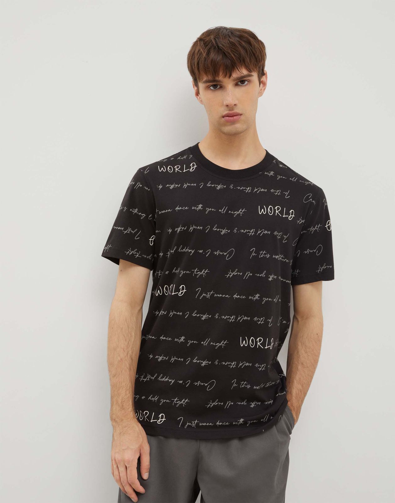 

Футболка мужская Gloria Jeans BKT015371 черный S/182, BKT015371