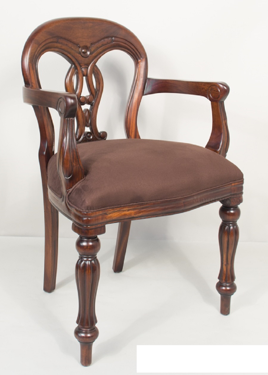 Chairs brown. Кресло Magetwood, Индонезия. Стулья Шератон. Стул стиль Шератон. Magetwood Индонезия бюро.