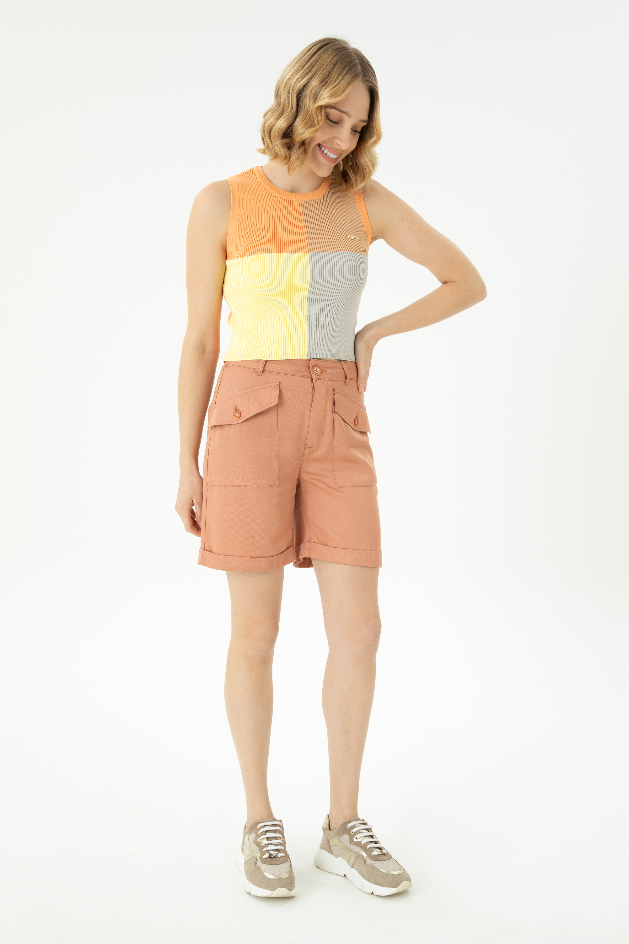 Шорты женские US POLO Assn G082SZ0310KARALO бежевые 36 4450₽