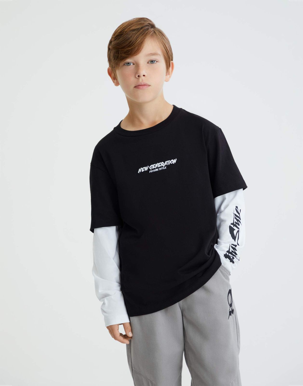 

Лонгслив для мальчика Gloria Jeans BKT015207 черный/белый 10-12л/152, BKT015207