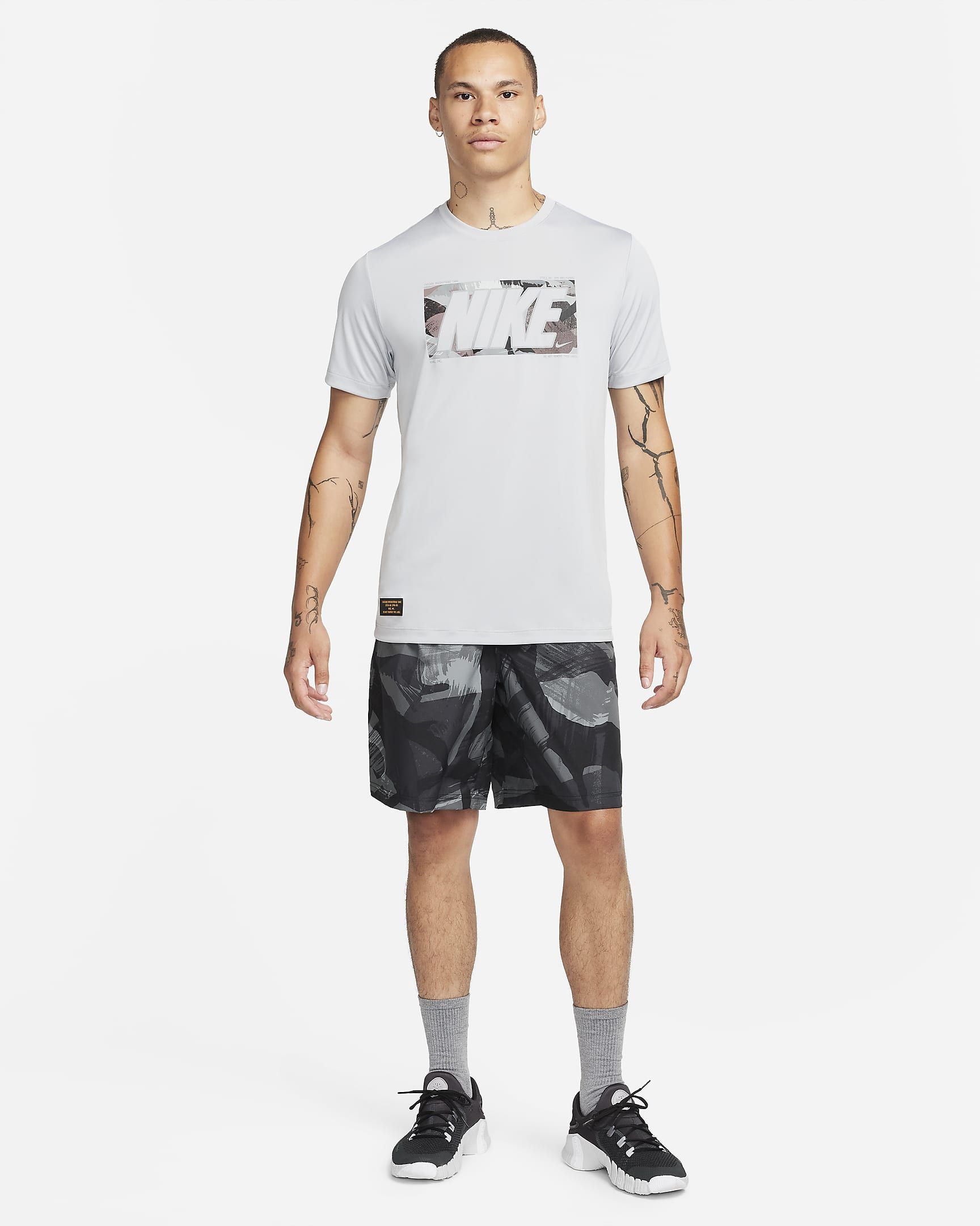 Футболка мужская Nike Dri-Fit Tee Regulared Camo Gfx FQ3885 серая S 5490₽