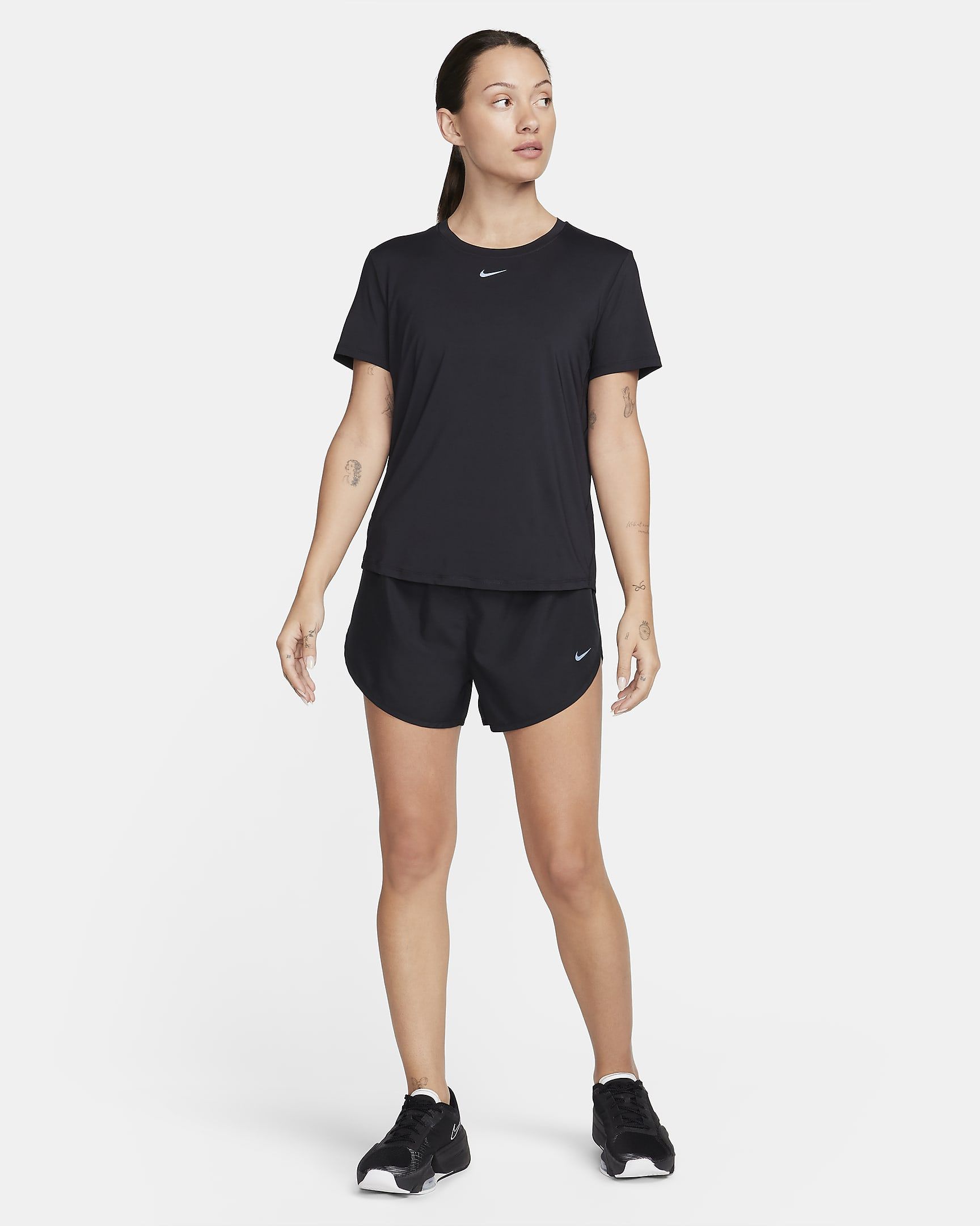 

Футболка женская Nike One Classic Dri-FIT FN2798 черная M, Черный, One Classic Dri-FIT