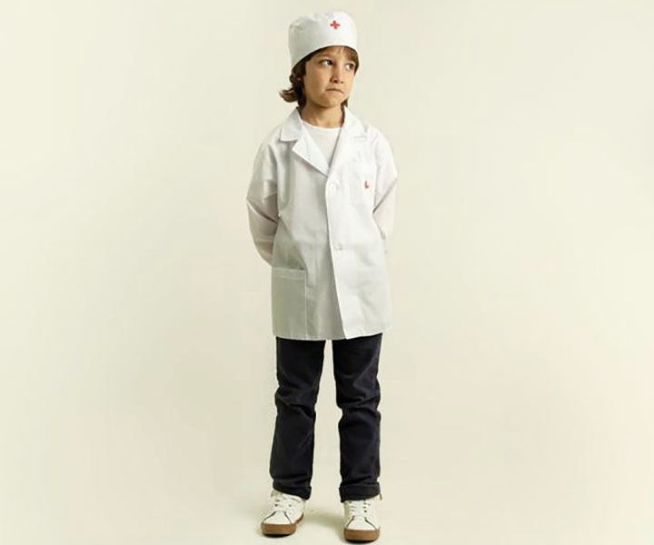 Карнавальный костюм МиниВини Доктор халат с длинным рукавом шапочка р. 110-116 см 2716134