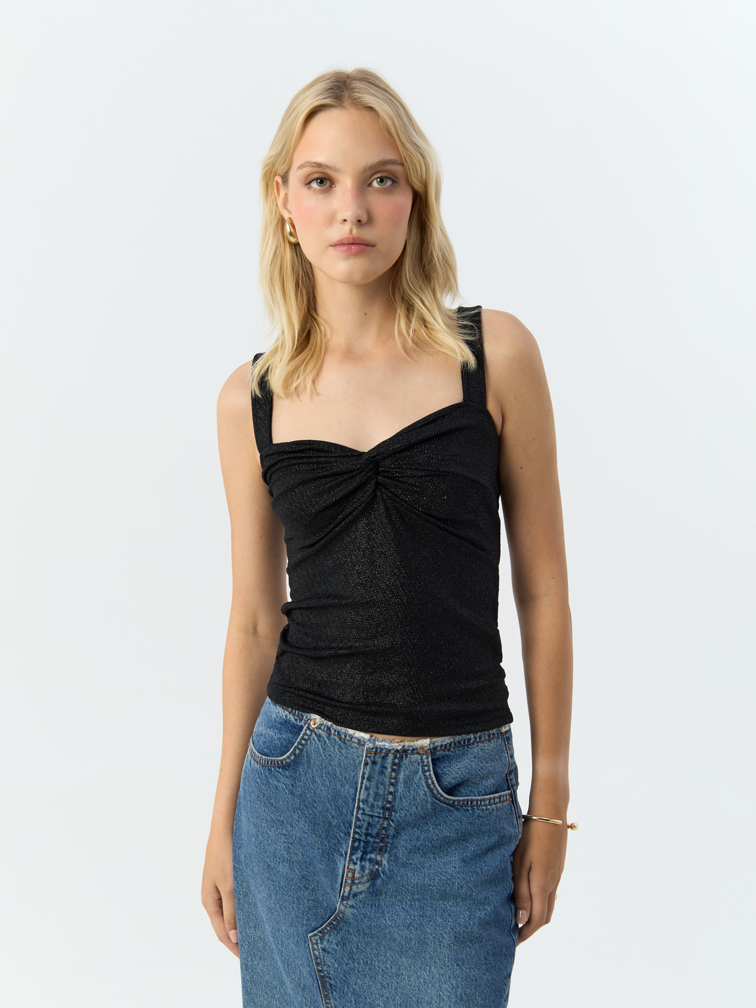 

Топ женский H&M 755861005 черный 40 EU, 755861005