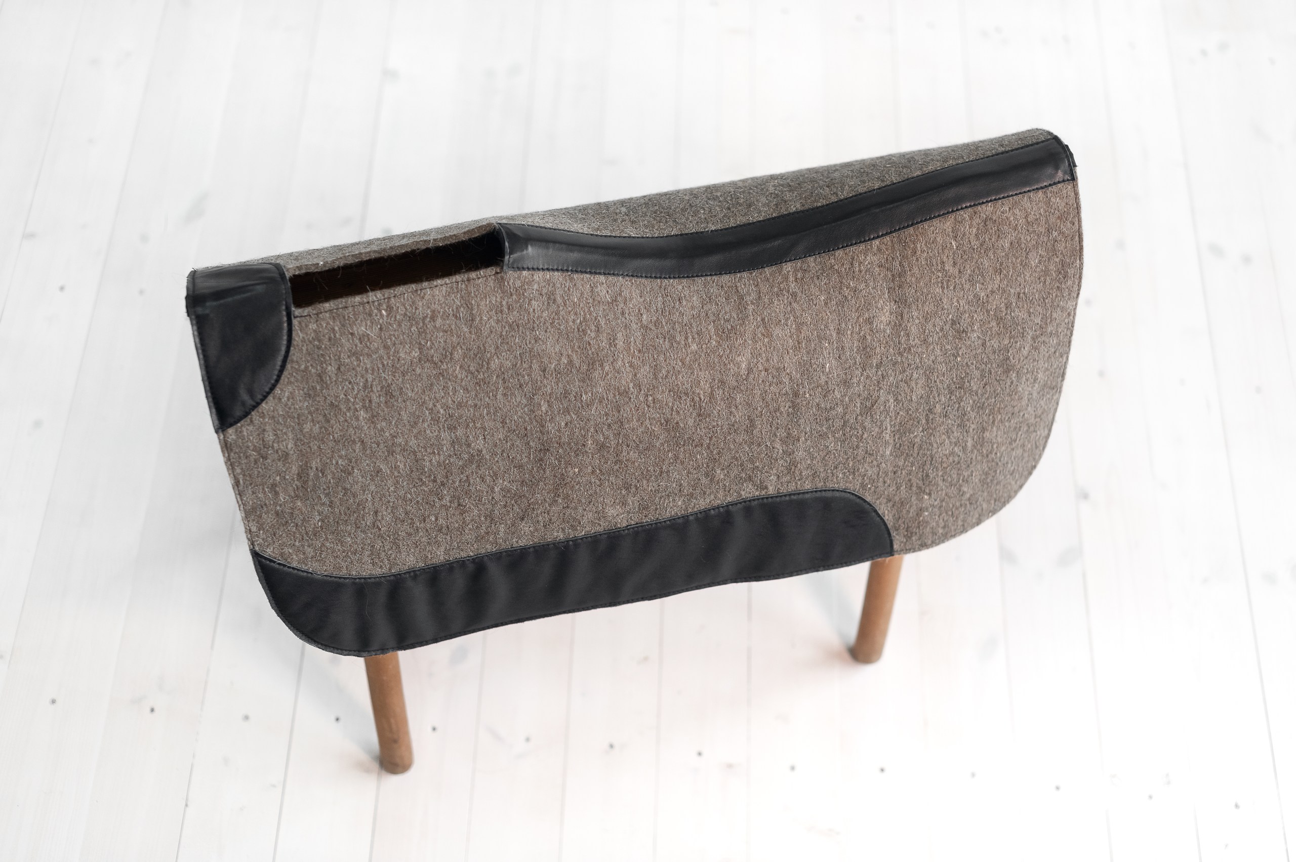 

Выездковый вальтрап SHKURA-DEKOR 179 из войлока коричневый, 179