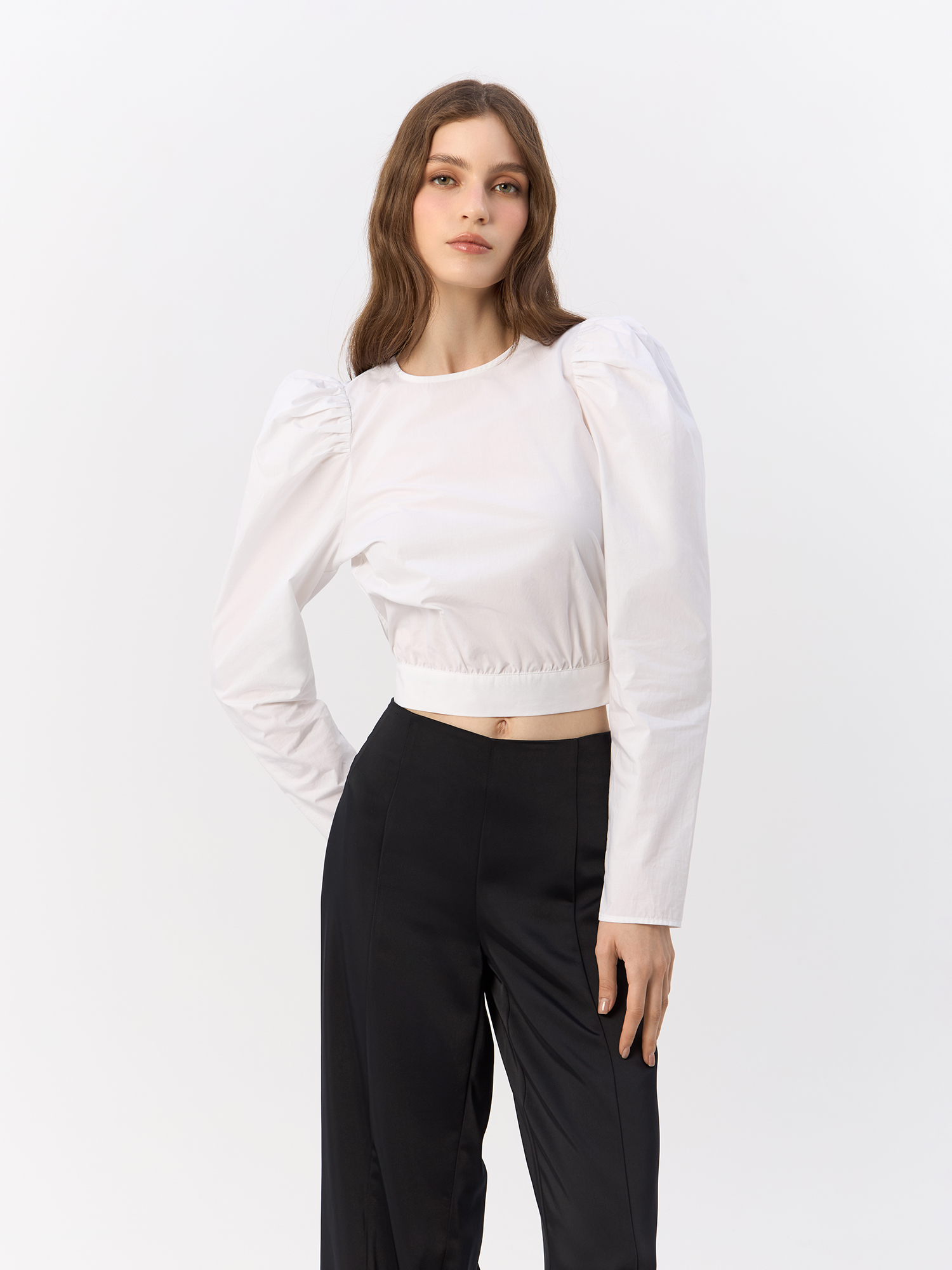 

Блуза женская H&M 923232001 белая M, Белый, 923232001