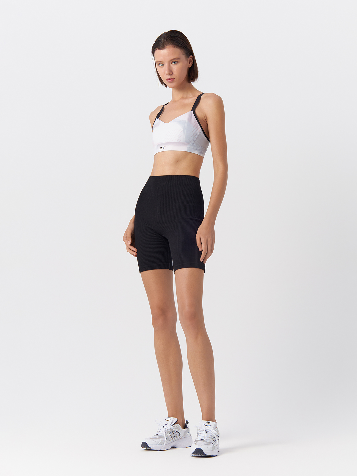 

Топ женский спортивный Reebok FT0824 белый M, FT0824