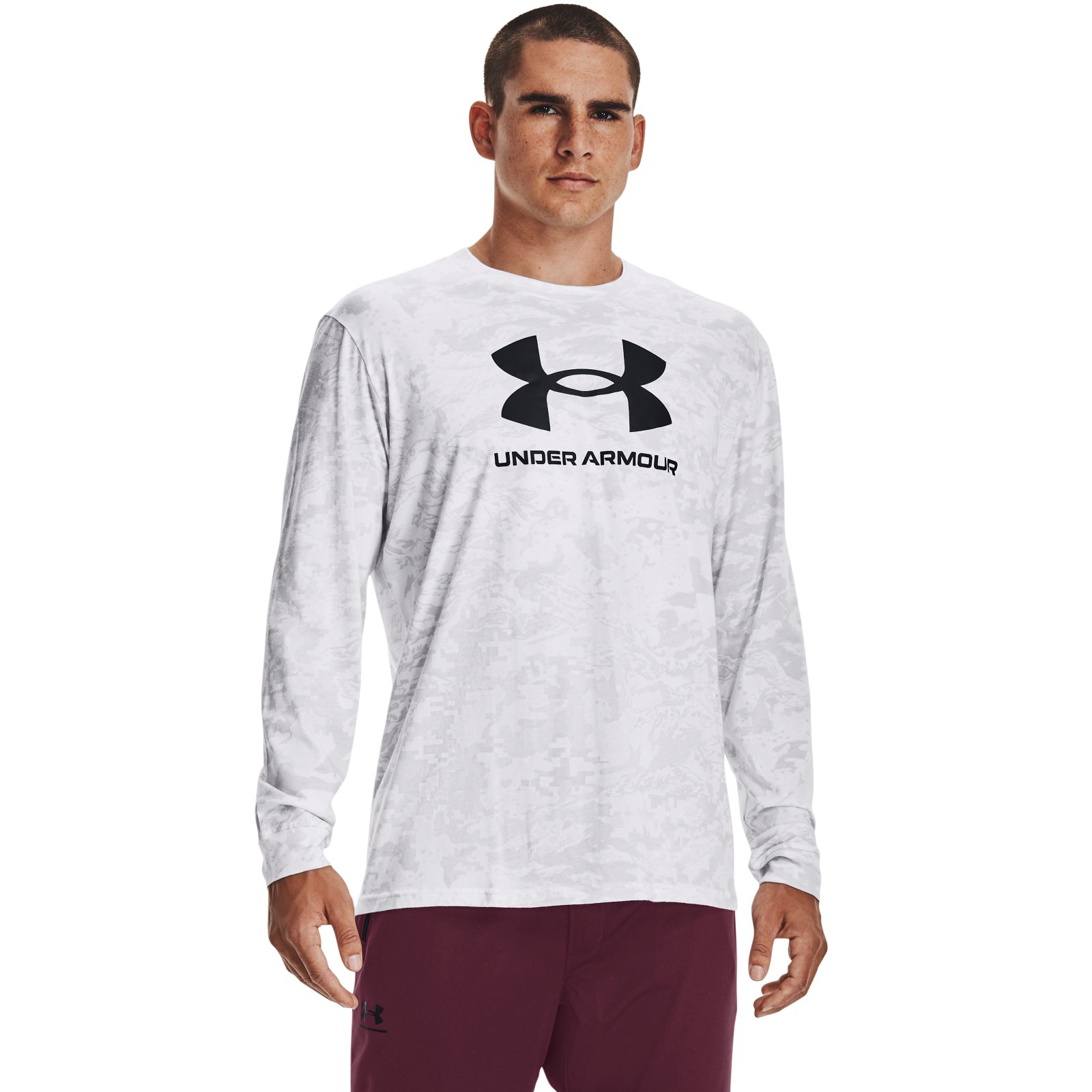 фото Лонгслив мужской under armour 1366466 белый 48 ru