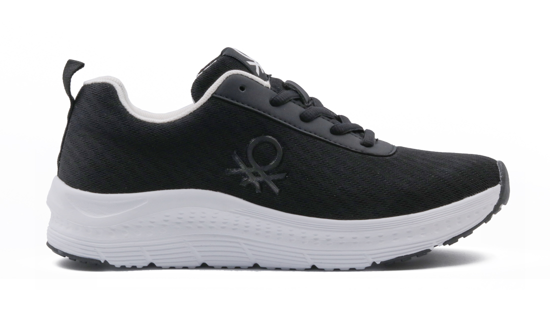 

Кроссовки женские United Colors of Benetton BTW317901 черные 39 EU, Черный, Cleat