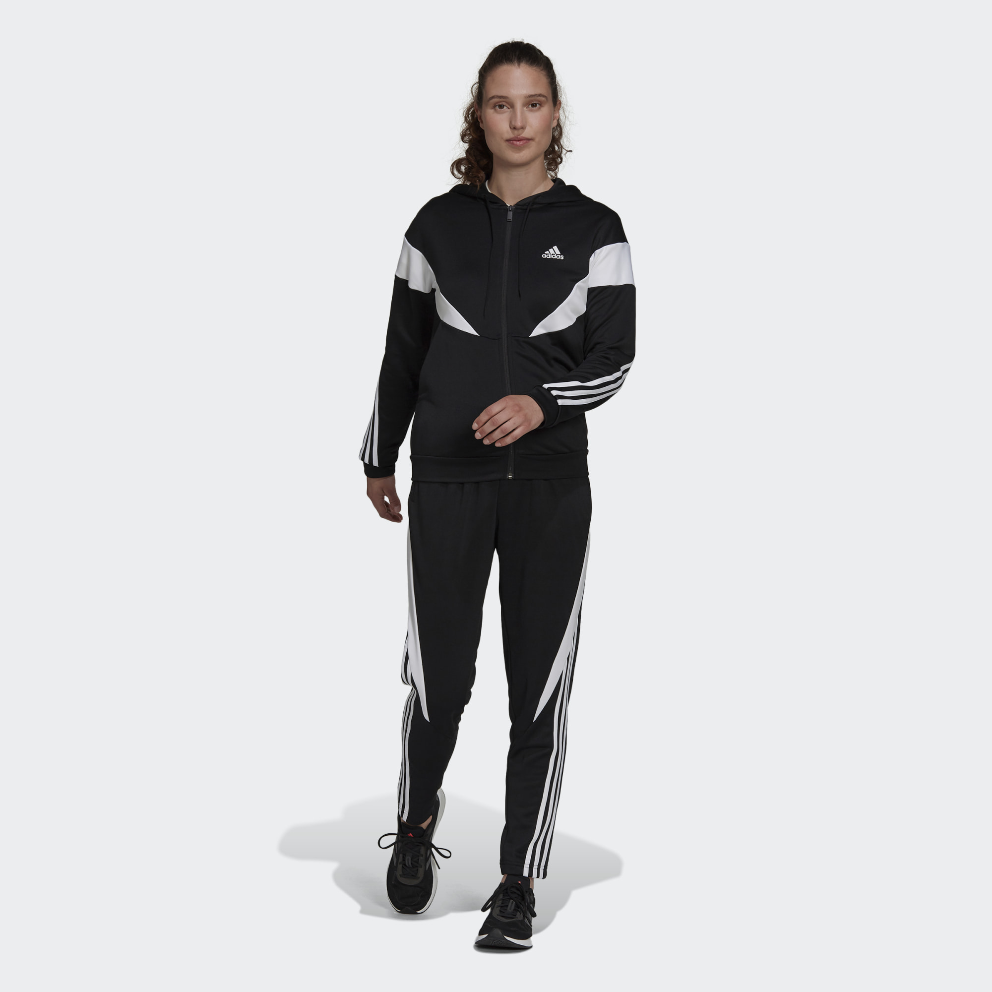 

Костюм женский Adidas H24115 черный S, H24115