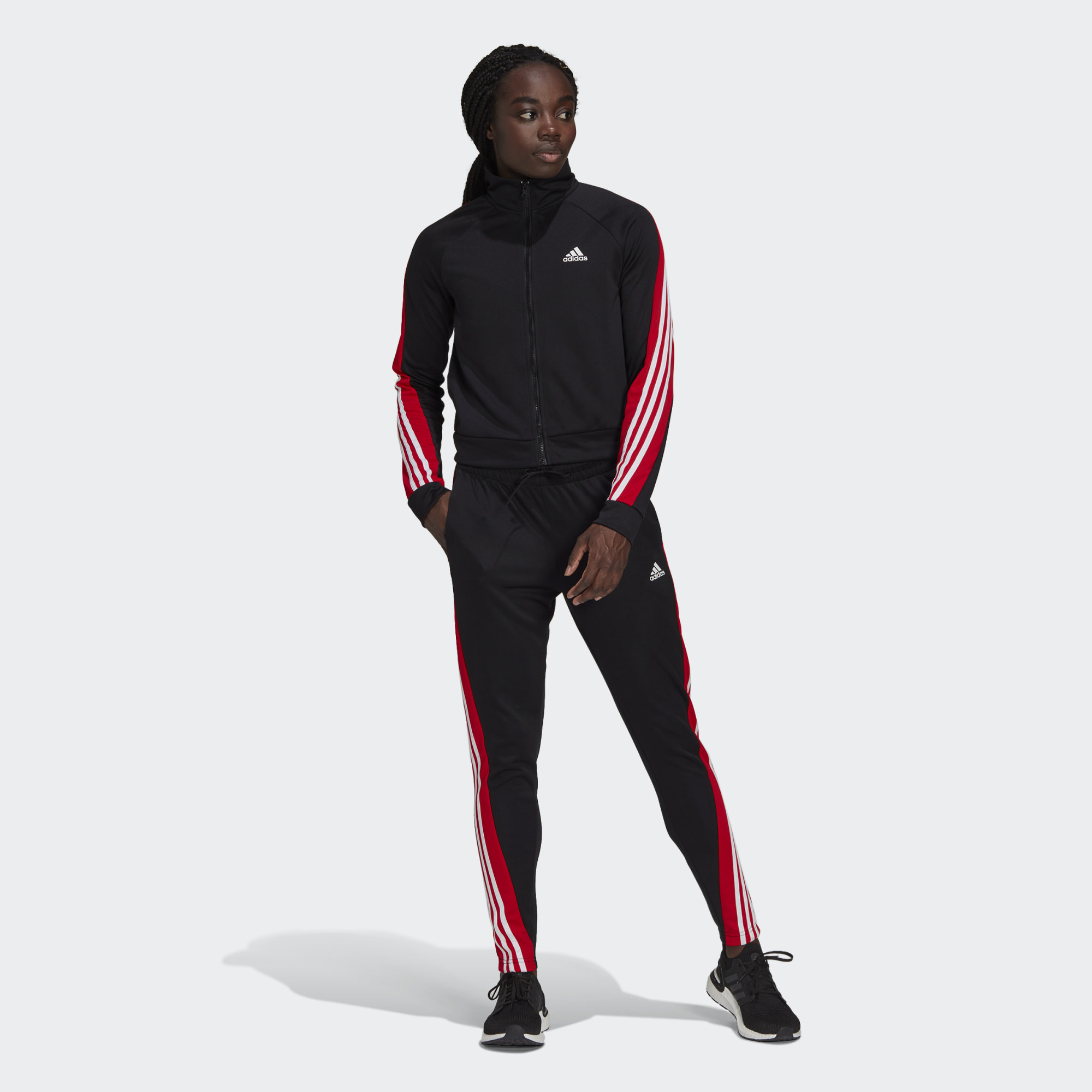 

Спортивный костюм женский Adidas GT3705 черный XL, GT3705