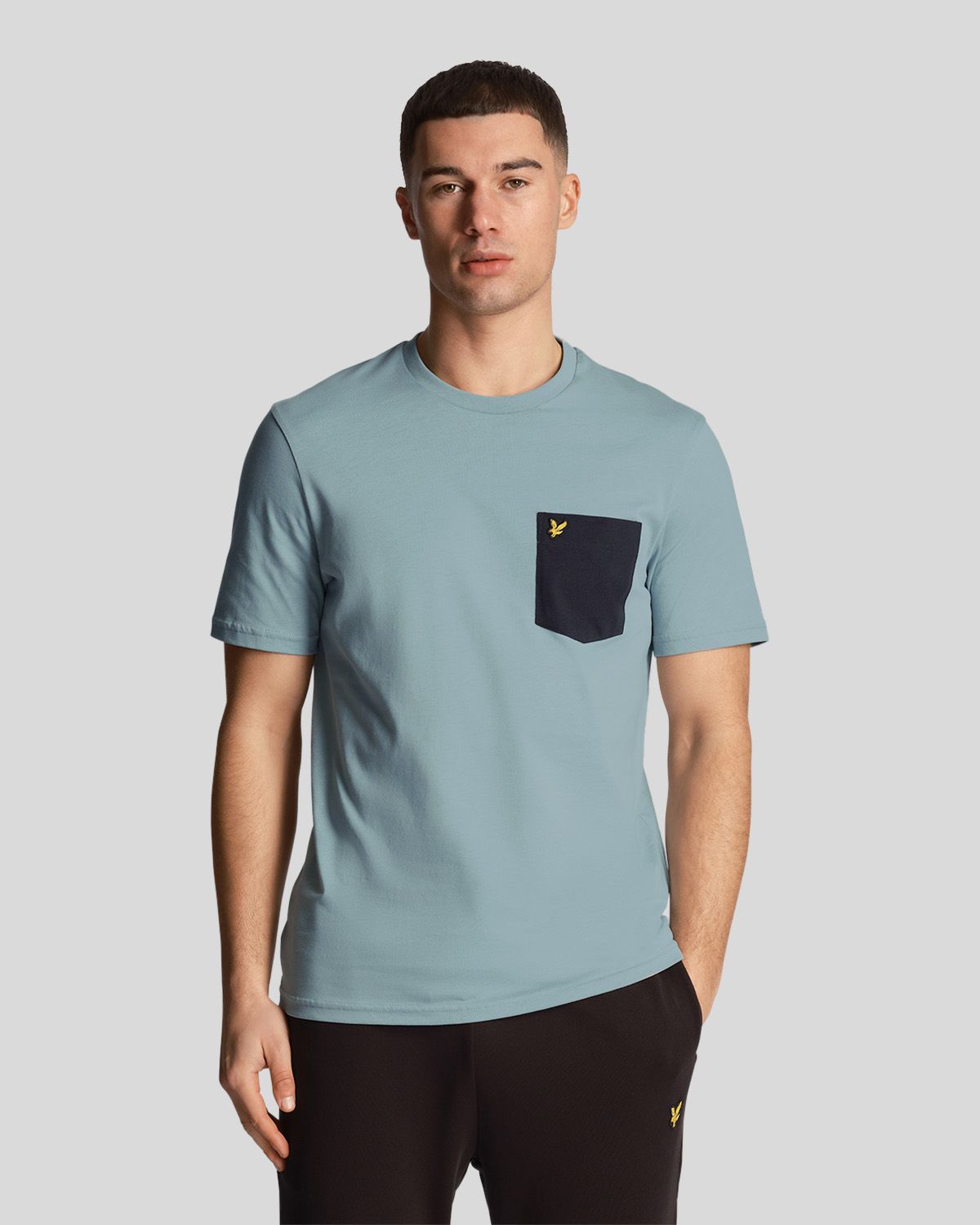 

Футболка мужская Lyle & Scott Contrast Pocket T-Shirt синяя M, Синий, Contrast Pocket T-Shirt