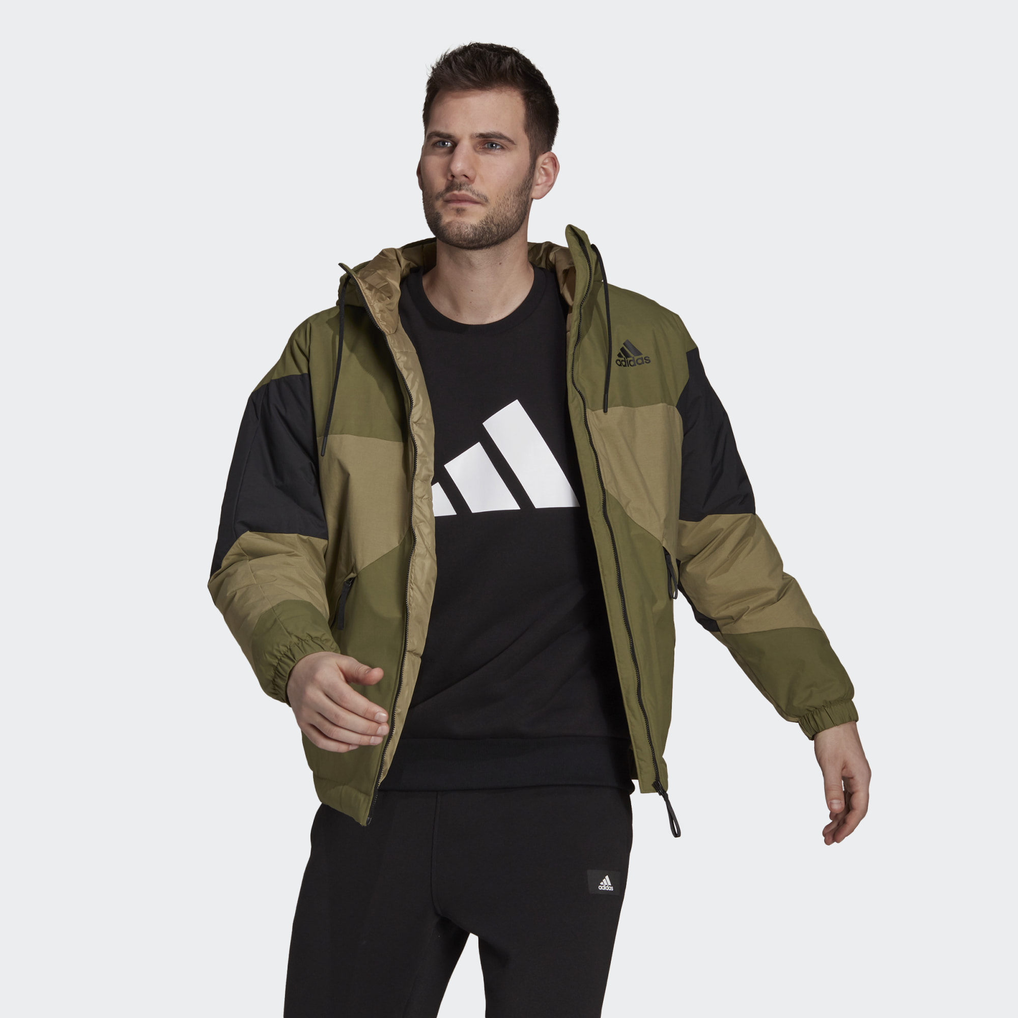 фото Спортивная ветровка мужская adidas gt6547 зеленая xl