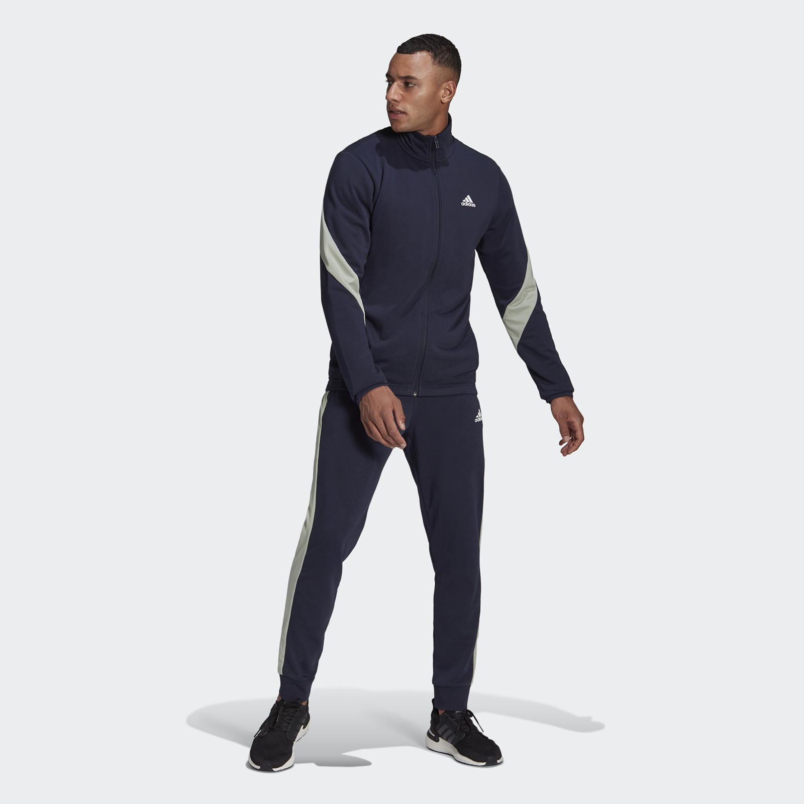 

Костюм мужской Adidas GM5805 синий 2XL, GM5805
