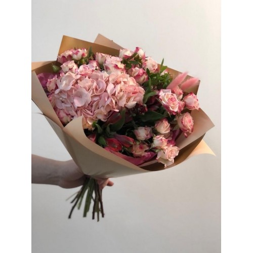 

Букет Vornikov Bouquets Шикарный с гортензией, Букет с гортензией