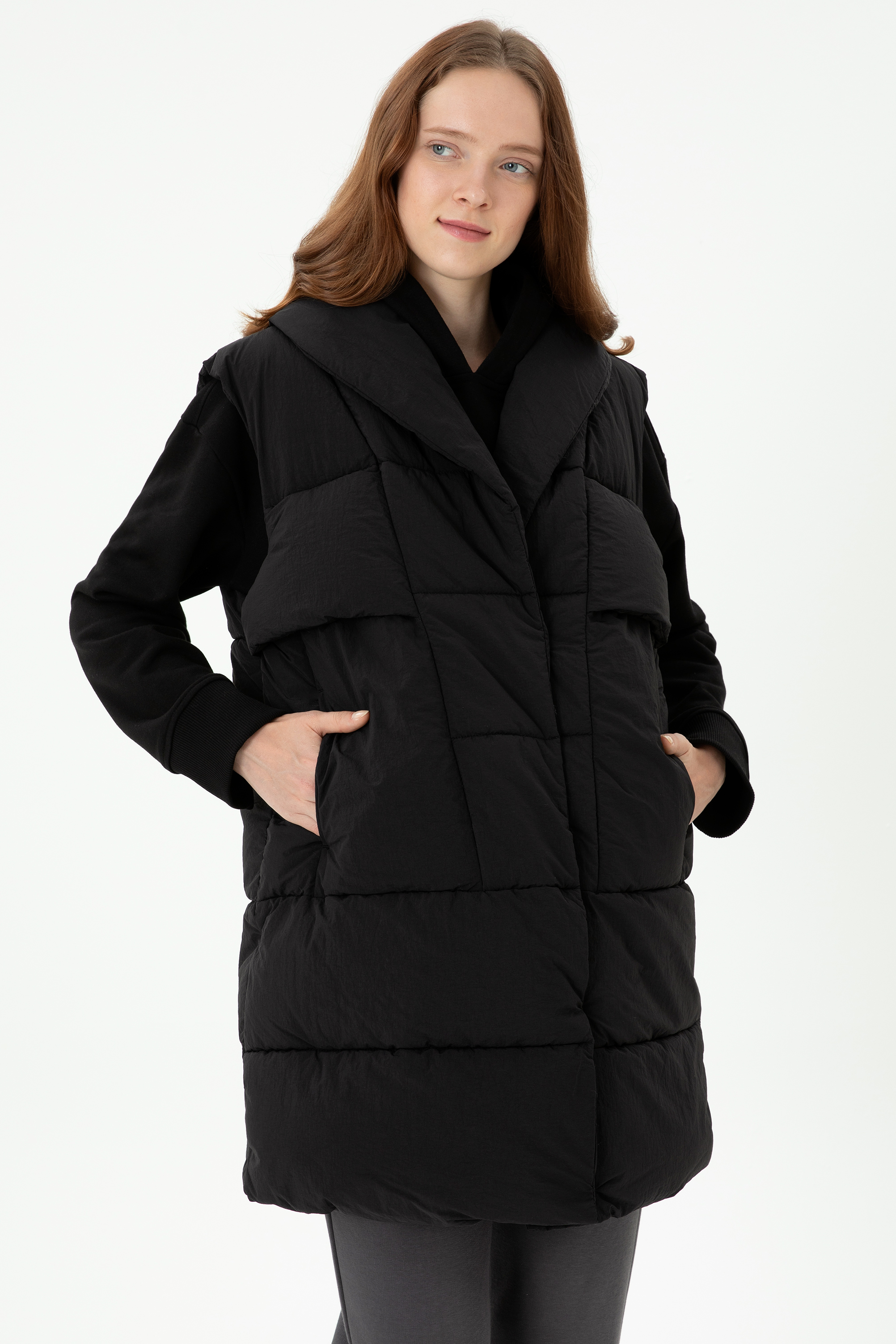 Утепленный жилет женский US POLO Assn G082SZ0100BERTA23K черный 36 10950₽