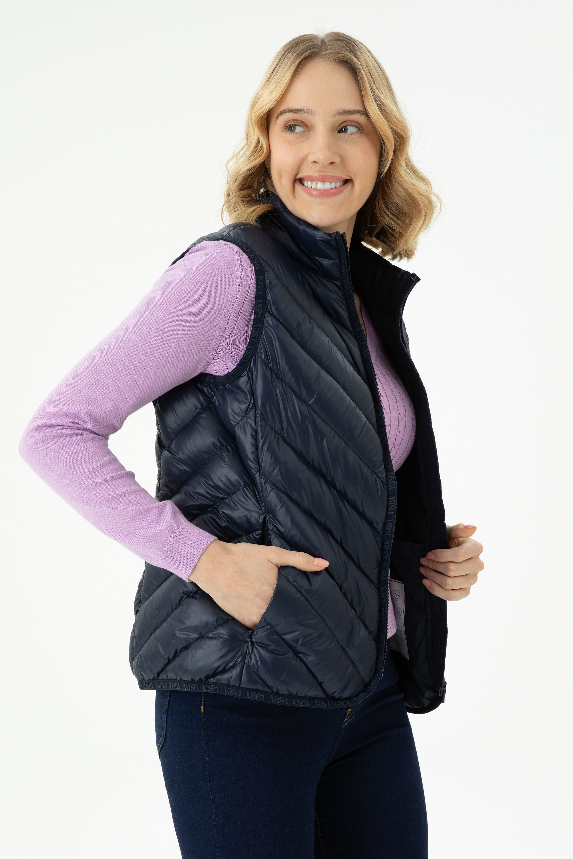 Утепленный жилет женский US POLO Assn G082SZ0100MIA23K синий 38 7560₽