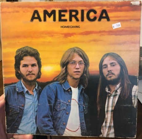 

AMERICA - Homecoming