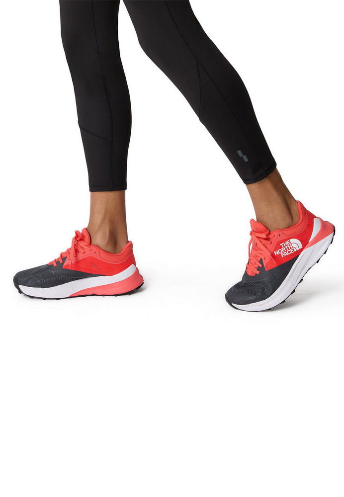 

Кроссовки женские The North Face TH311E006 красные 40 EU, Красный, TH311E006