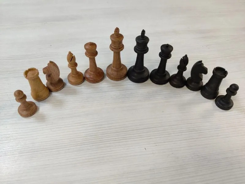 Шахматные фигуры Lavochkashop без доски деревянные из бука с утяжелением большие ФР3У