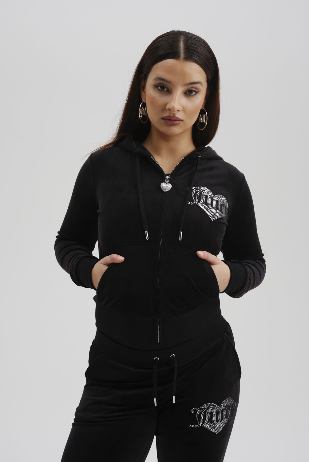 

Толстовка женская Juicy Couture JCMAS223251 черная 42 RU, Черный, JCMAS223251