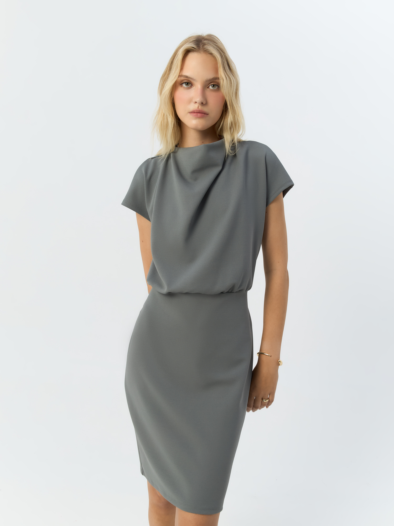 

Платье женское H&M 939499002, серое, M, Серый, 939499002