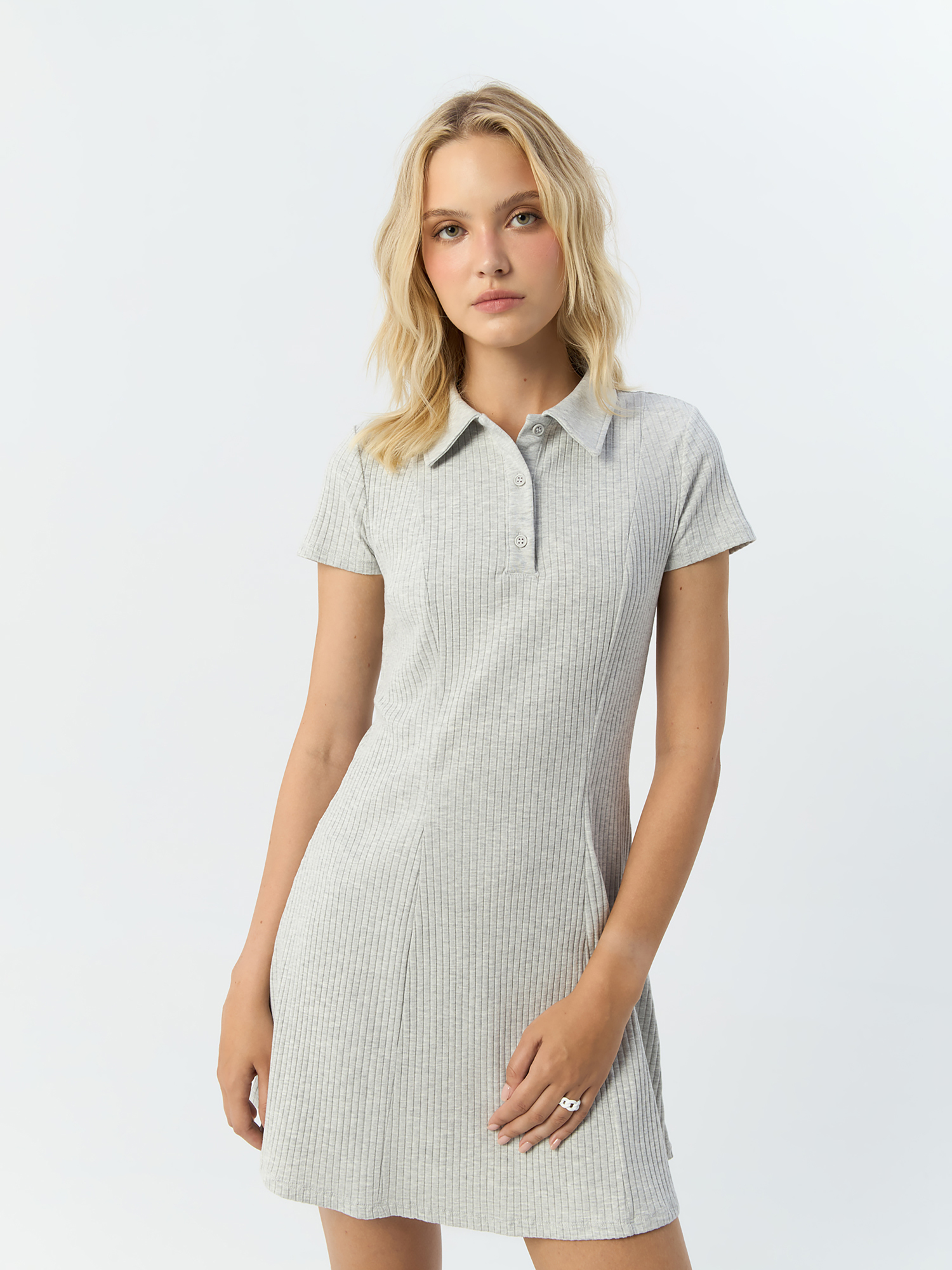 

Платье женское H&M 976046003 серое S, Серый, 976046003