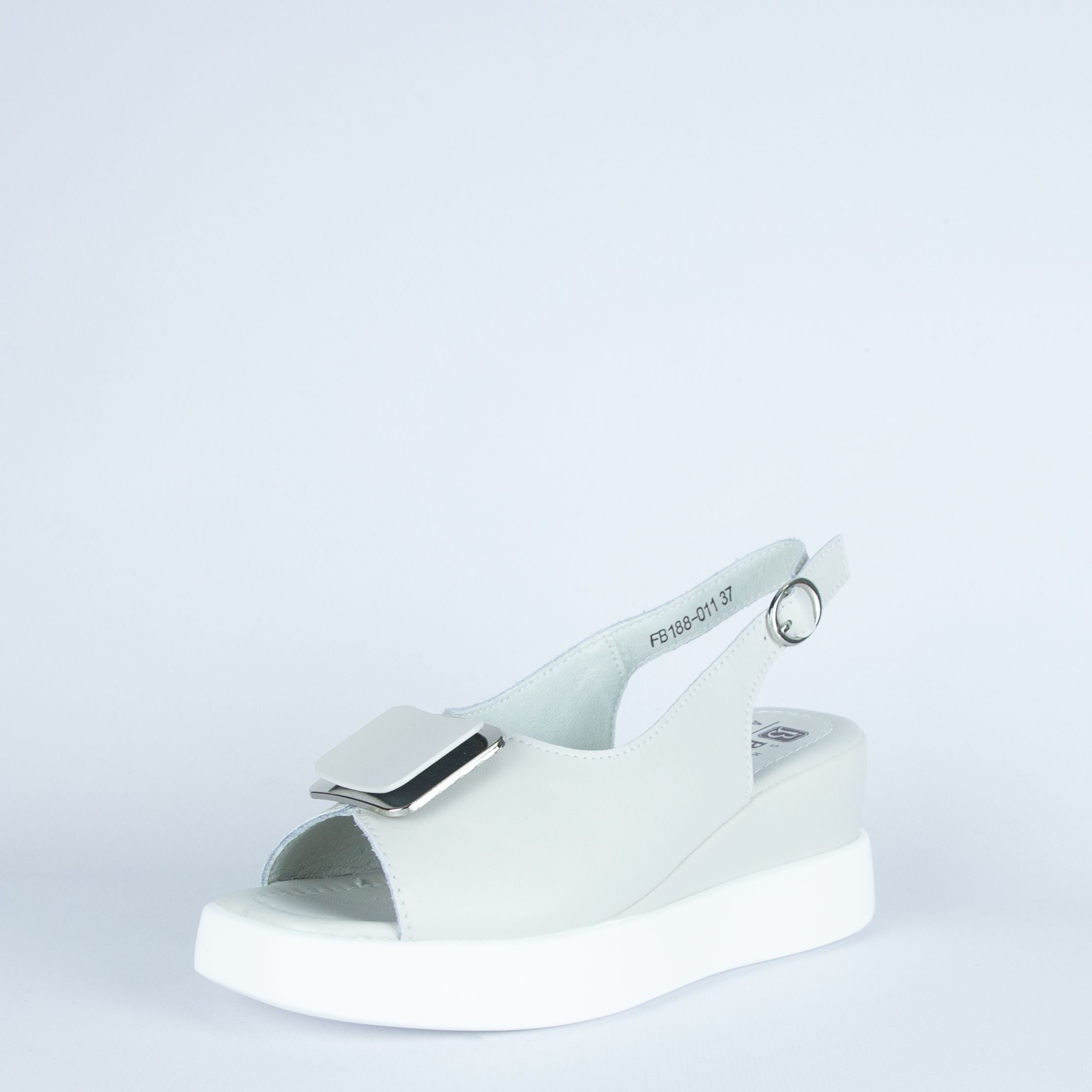 

Босоножки женские Baden FB188-01 бежевые 37 RU, Бежевый, FB188-01