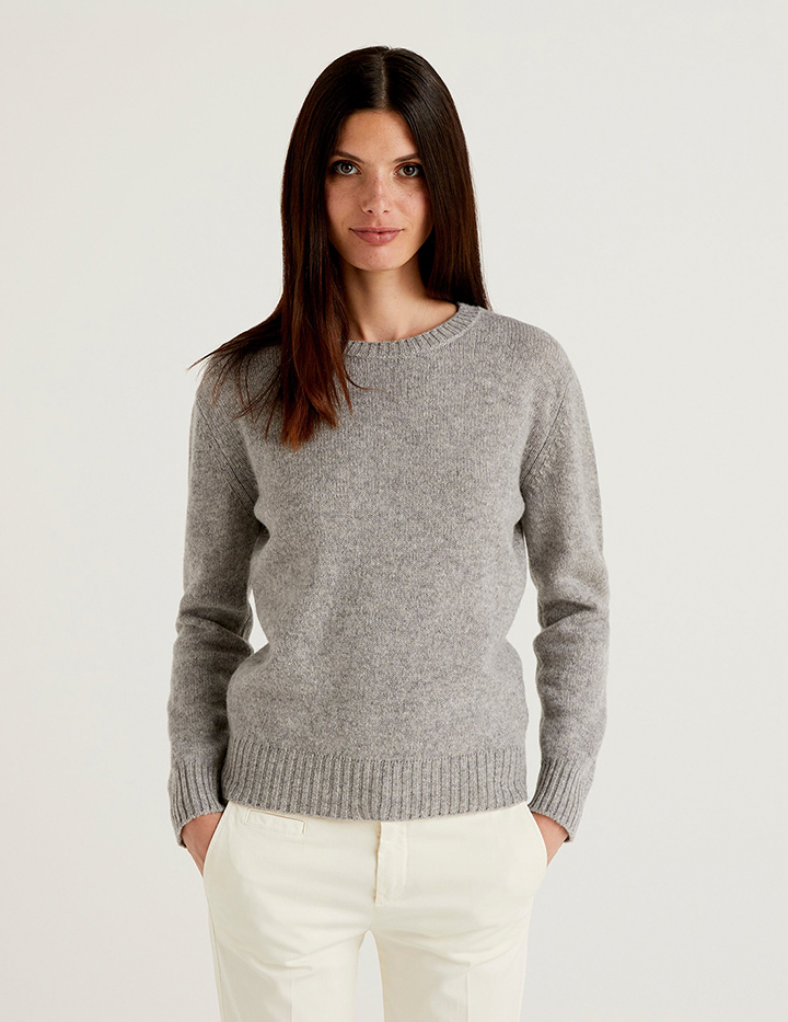 

Джемпер женский United Colors of Benetton 21A_103ME1N23 серый M, 21A_103ME1N23