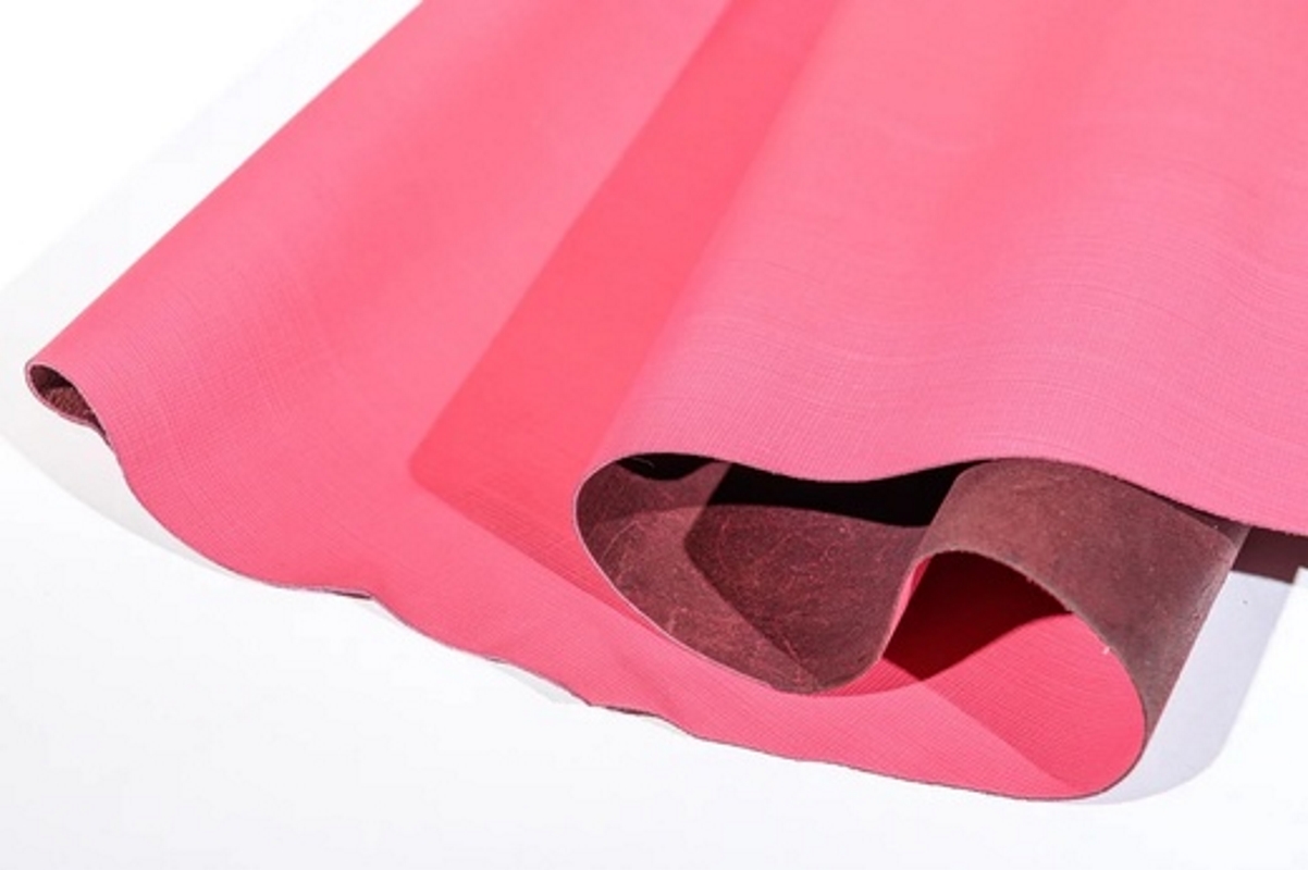 

Кожа натуральная. Koko. спилок Сафьяно. Малина. 153 дм2. 234.