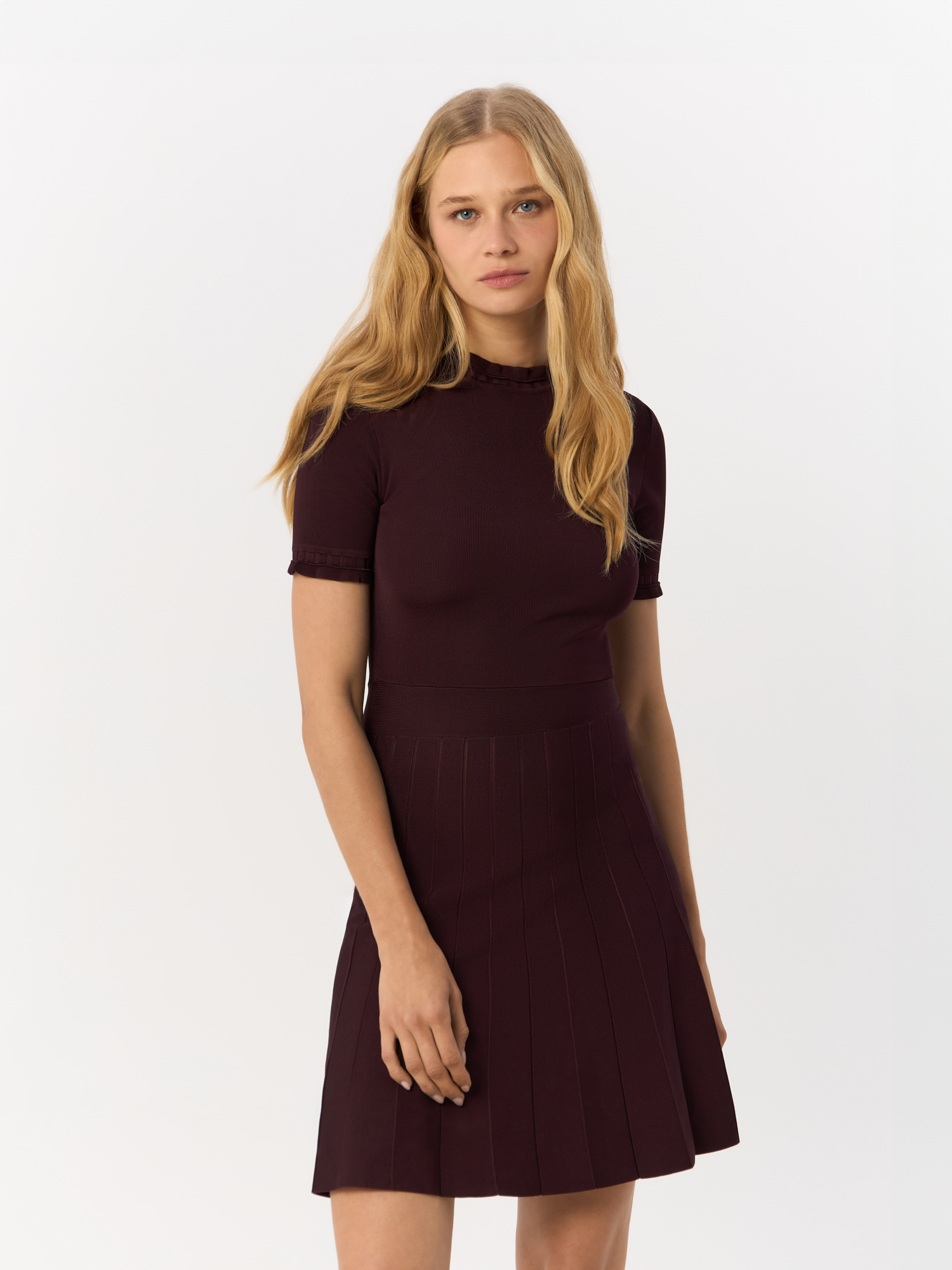 

Платье женское H&M 903647002, бордовое, XS, Бордовый, 903647002