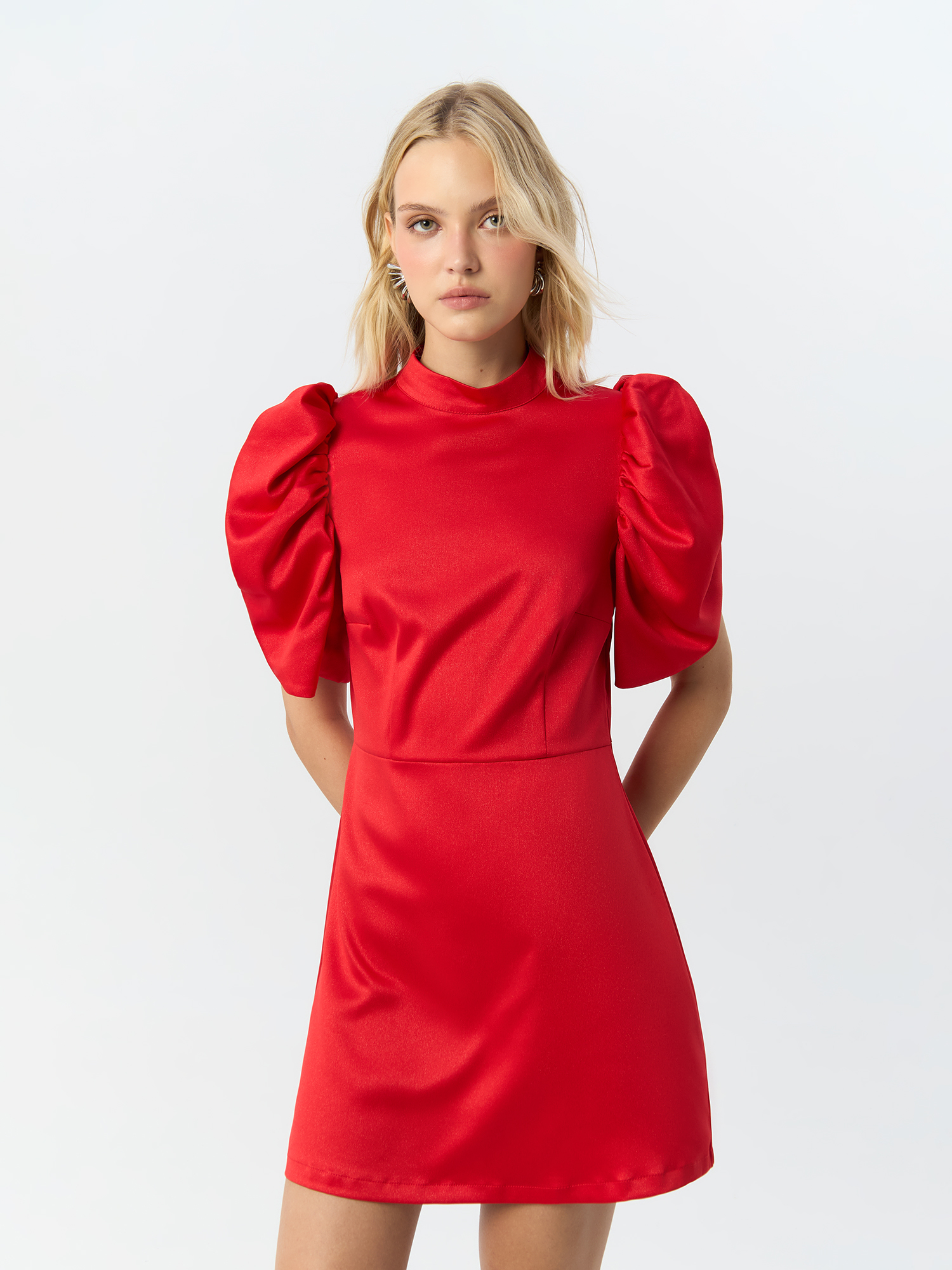 

Платье женское H&M 935108002 красное 46 EU, Красный, 935108002