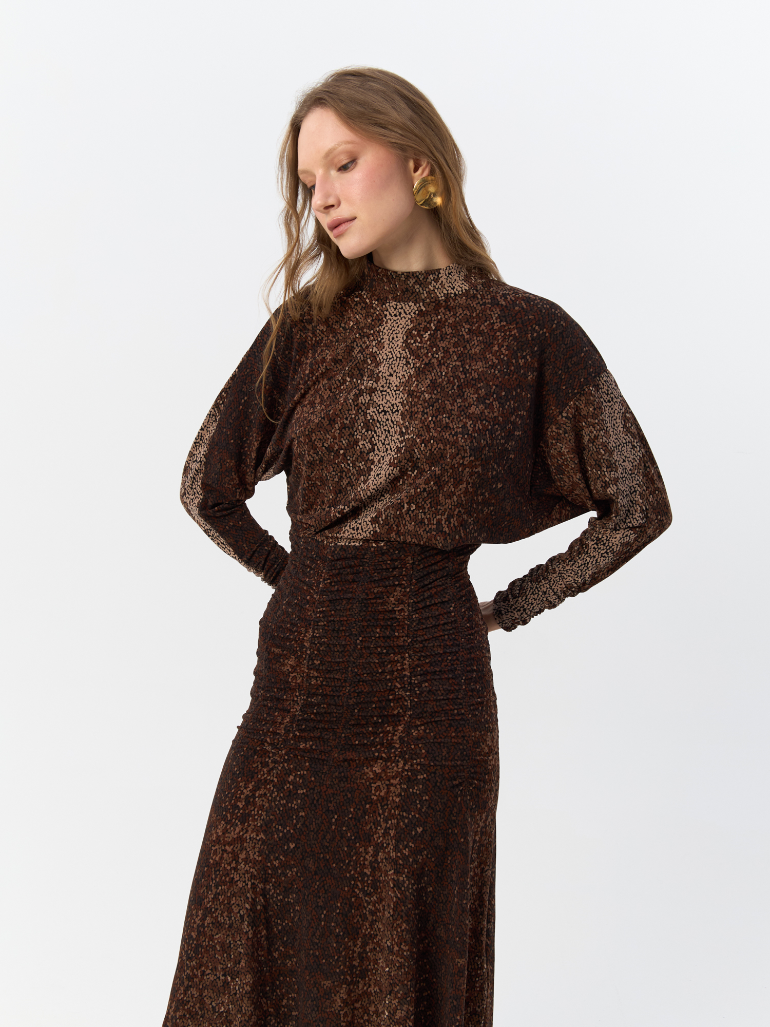 

Платье женское H&M 796241001, коричневое, XS, Коричневый, 796241001