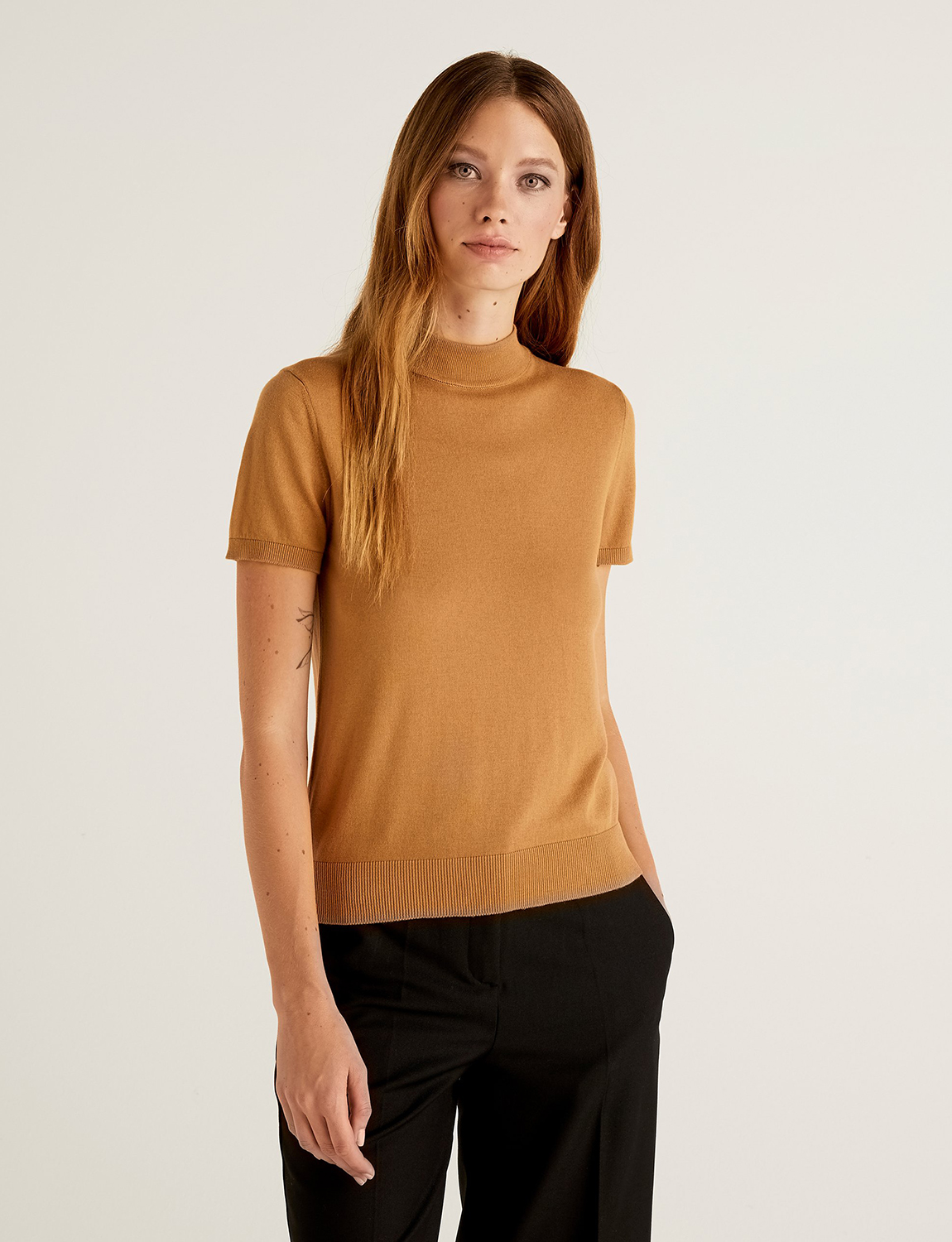

Водолазка женская United Colors of Benetton 21A_102MD2543 коричневая M, 21A_102MD2543