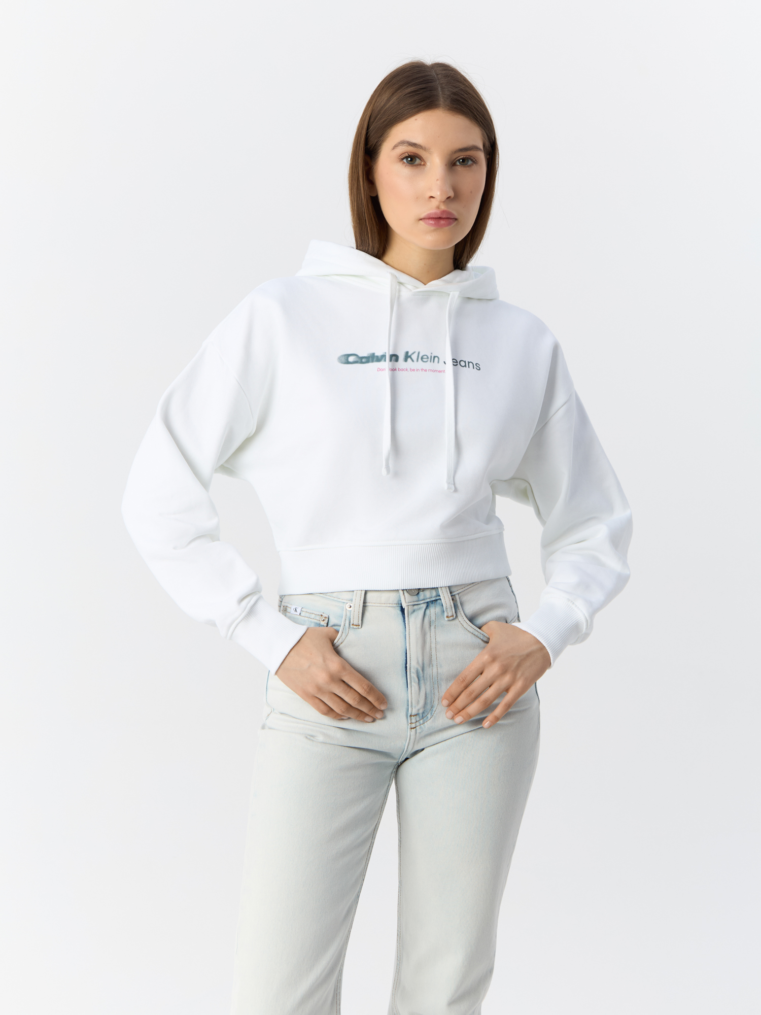 Худи женское Calvin Klein Jeans J20J222543 белое XS 7784₽