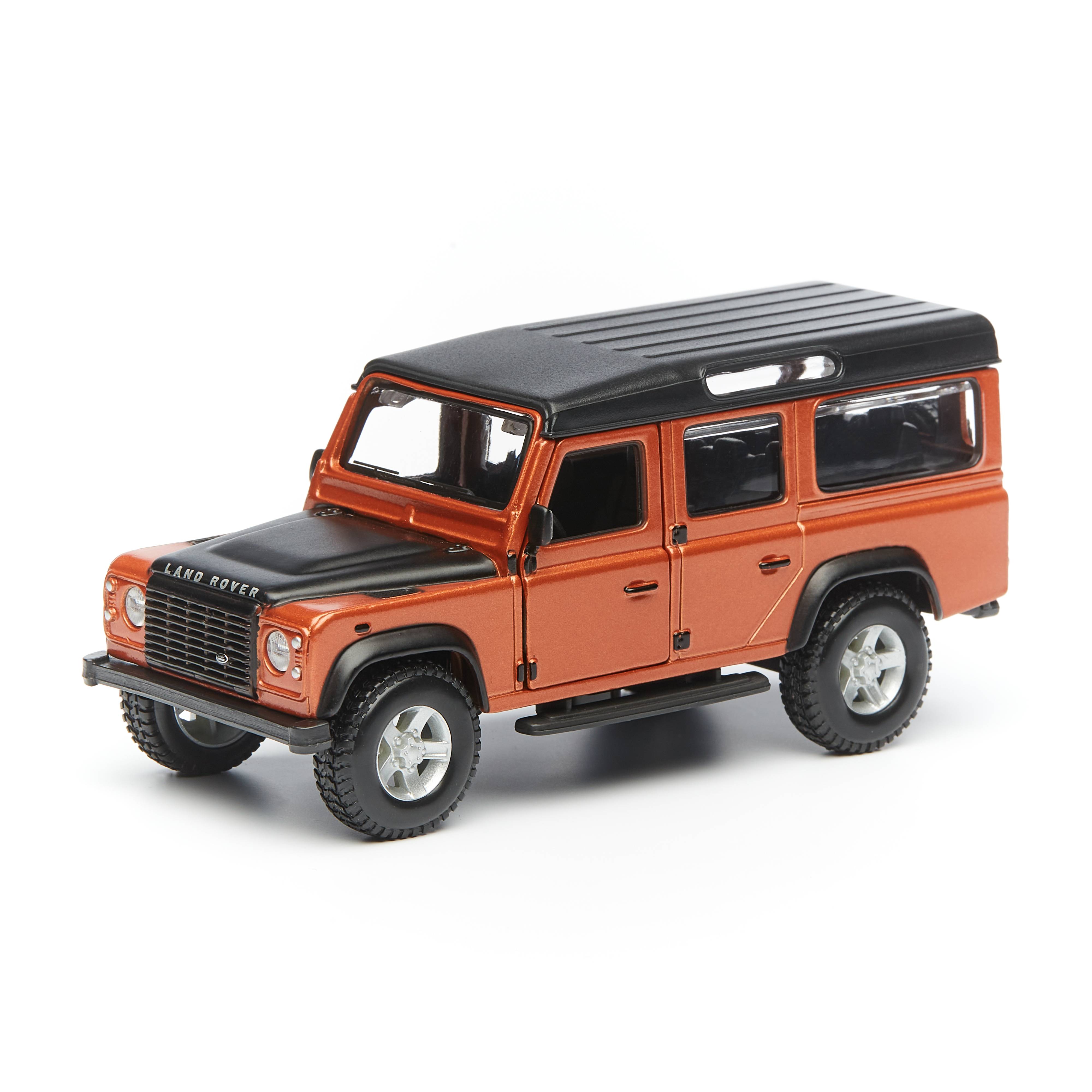 фото Bburago коллекционная машинка 1:32 street fire land rover defender 110