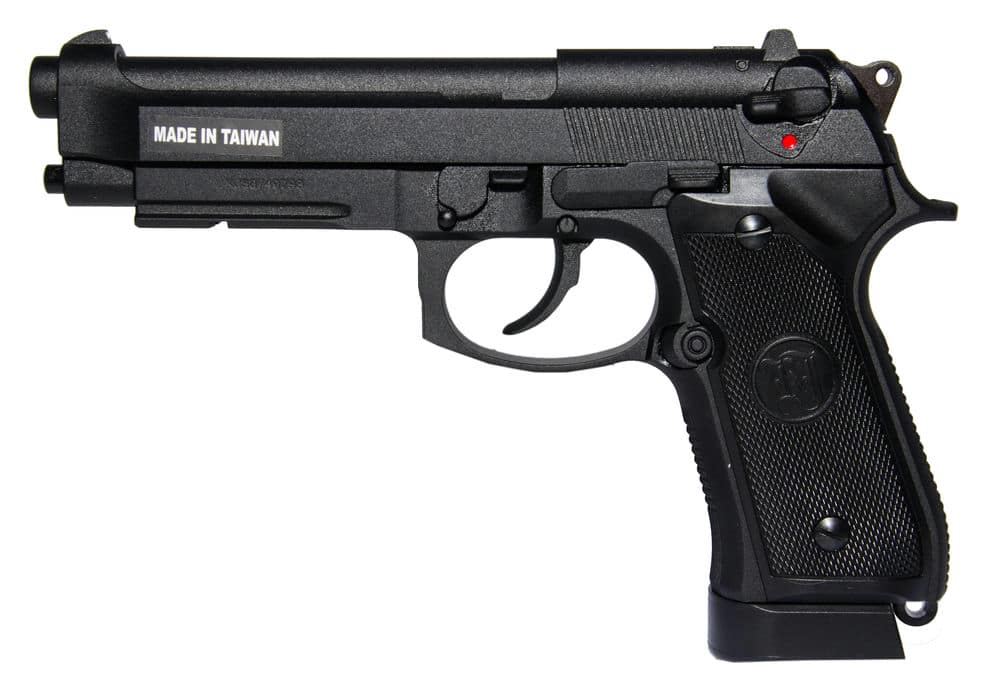 Страйкбольный пистолет KJW Beretta M9A1 Rail CO2