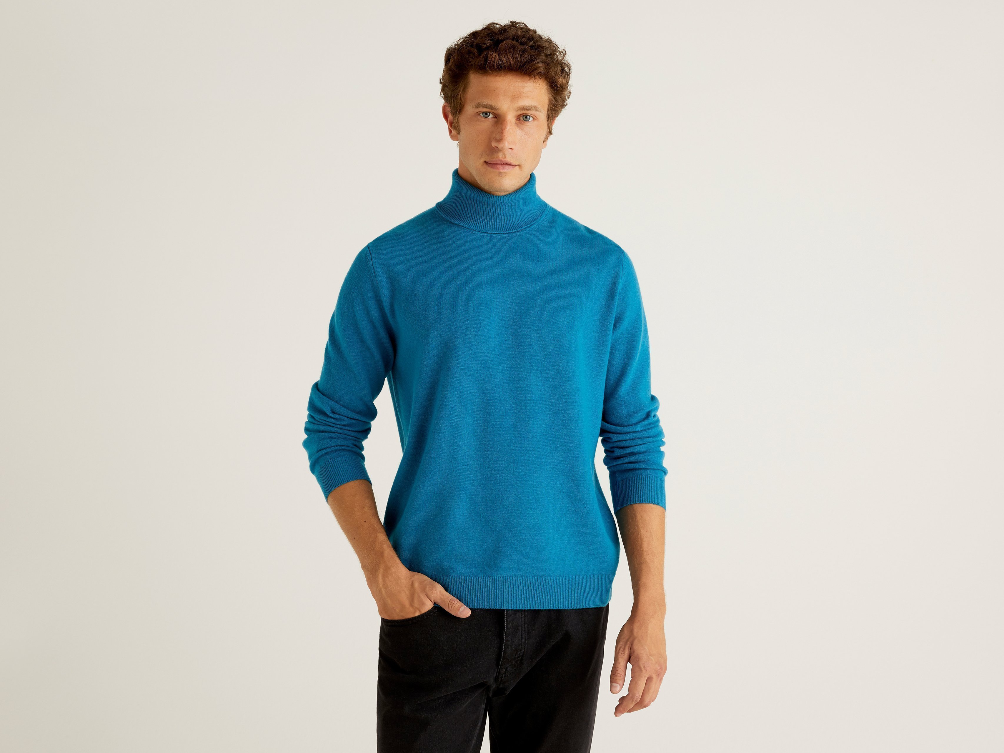 

Водолазка мужская United Colors of Benetton 21A_1002U2180 синяя L, 21A_1002U2180