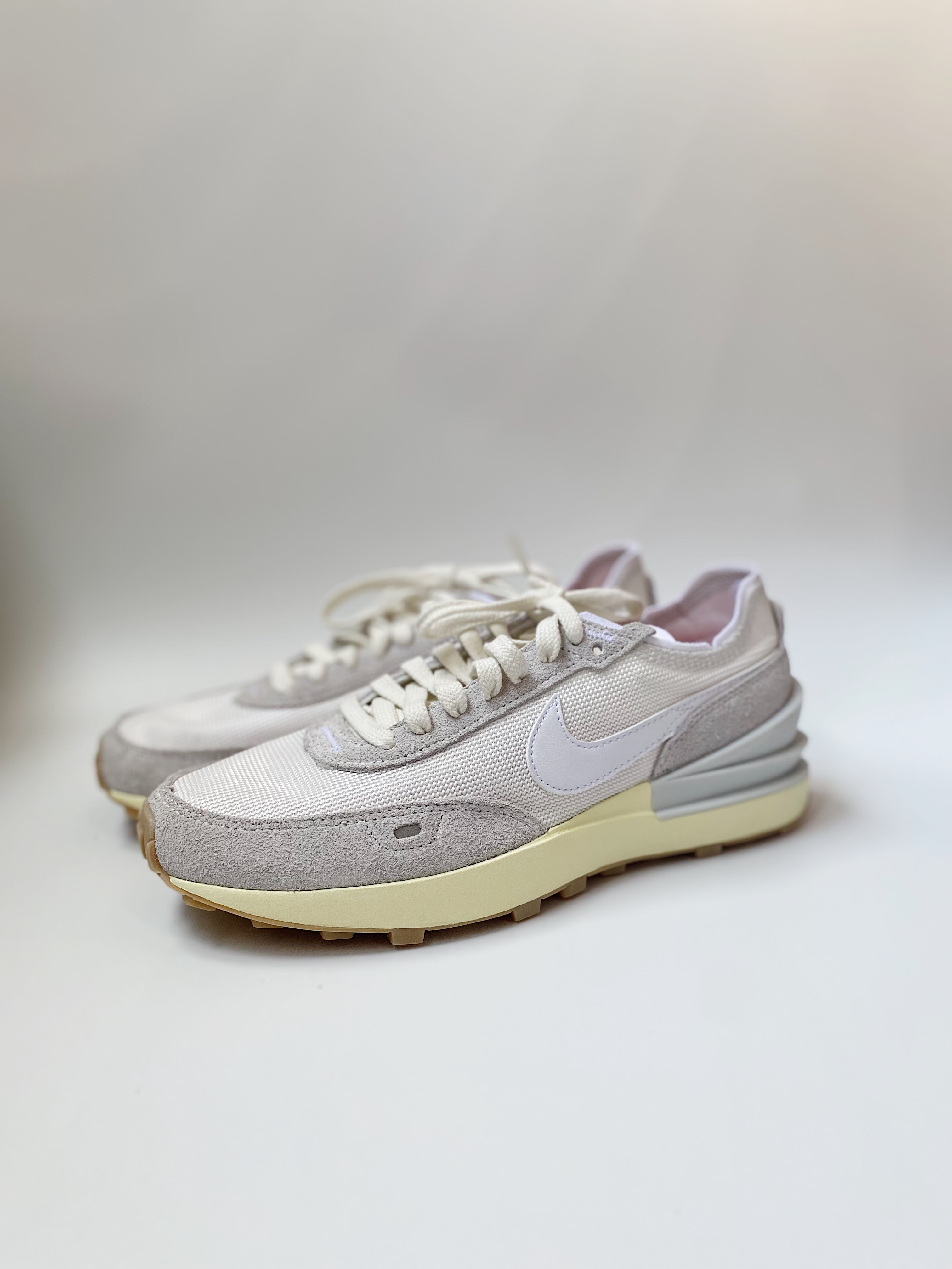 

Кроссовки женские Nike Waffle One бежевые 39 EU, Бежевый, Waffle One