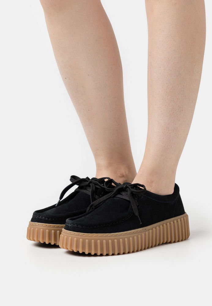 

Кеды женские Clarks CL111E0BW черные 41 EU, Черный, CL111E0BW