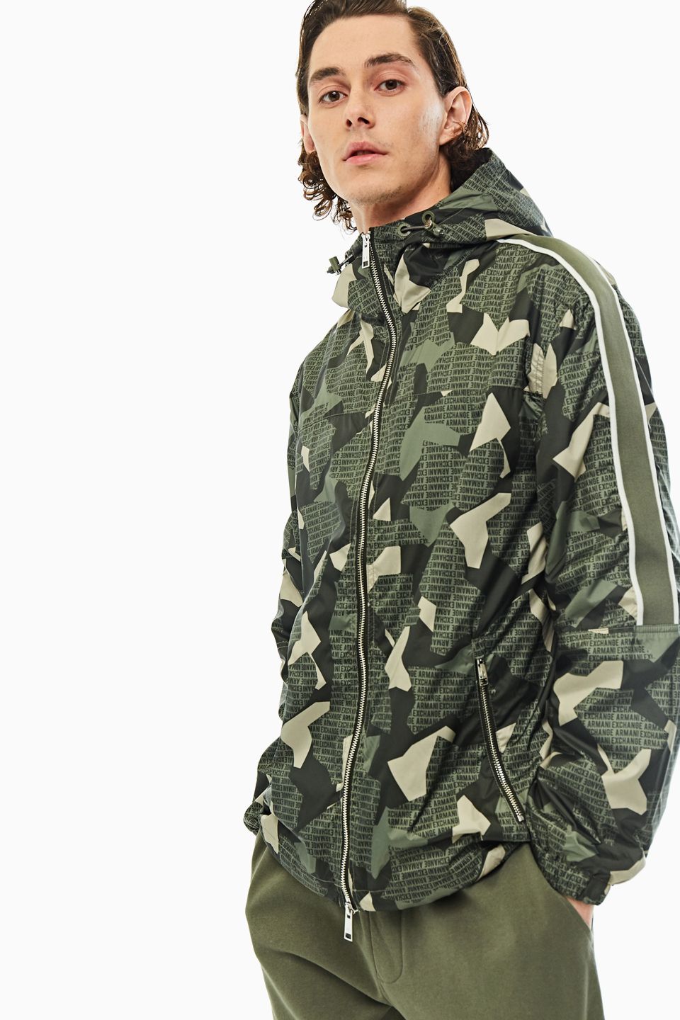 

Ветровка мужская Armani Exchange 3HZB36 ZNKRZ хаки XL, 3HZB36 ZNKRZ