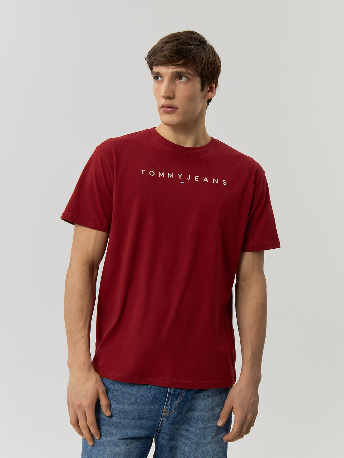 

Футболка мужская Tommy Hilfiger DM0DM17993 красная M, Красный, DM0DM17993