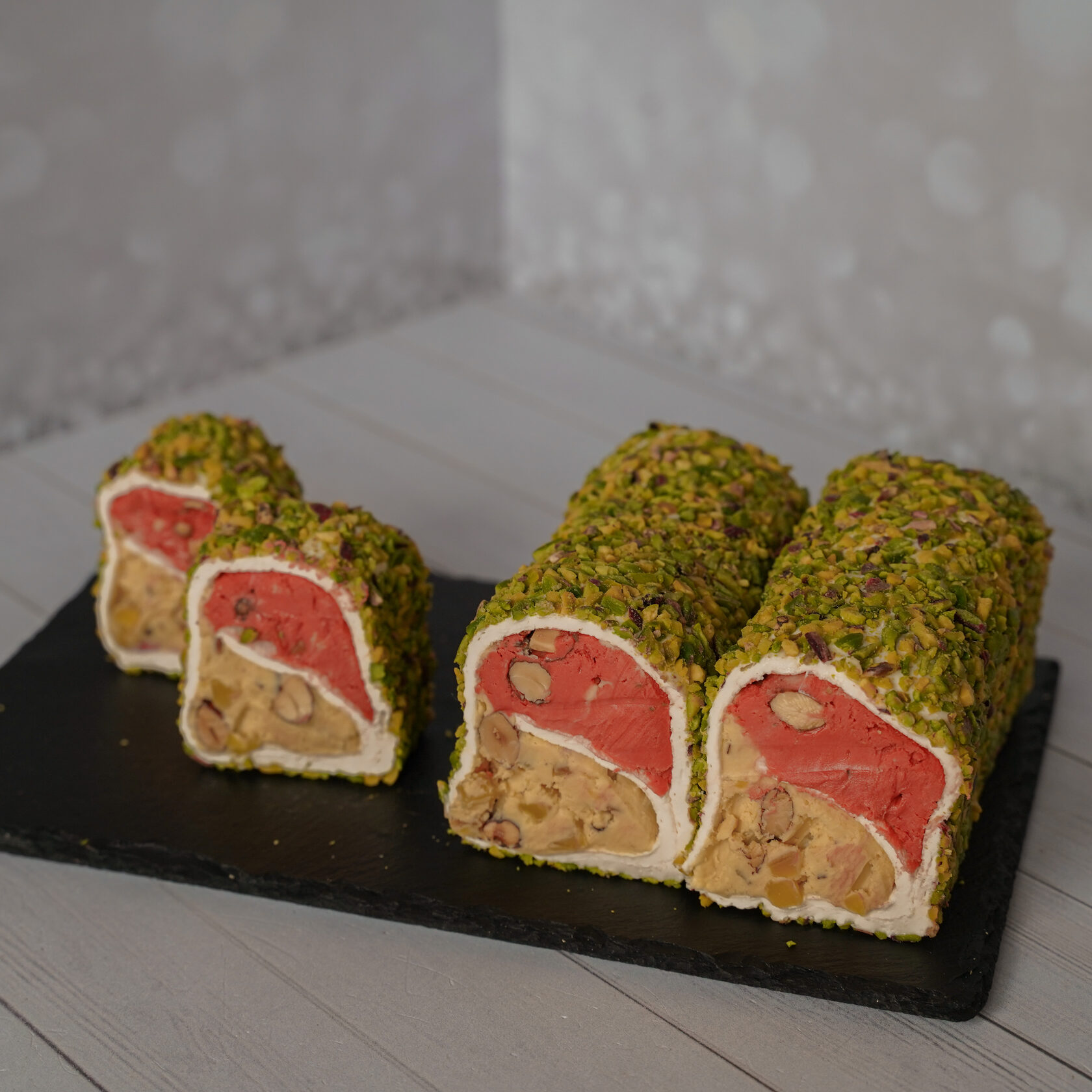 Рахат лукум Лавочка Султана коктейль банан-клубника, фисташками и миндалем, 500 г