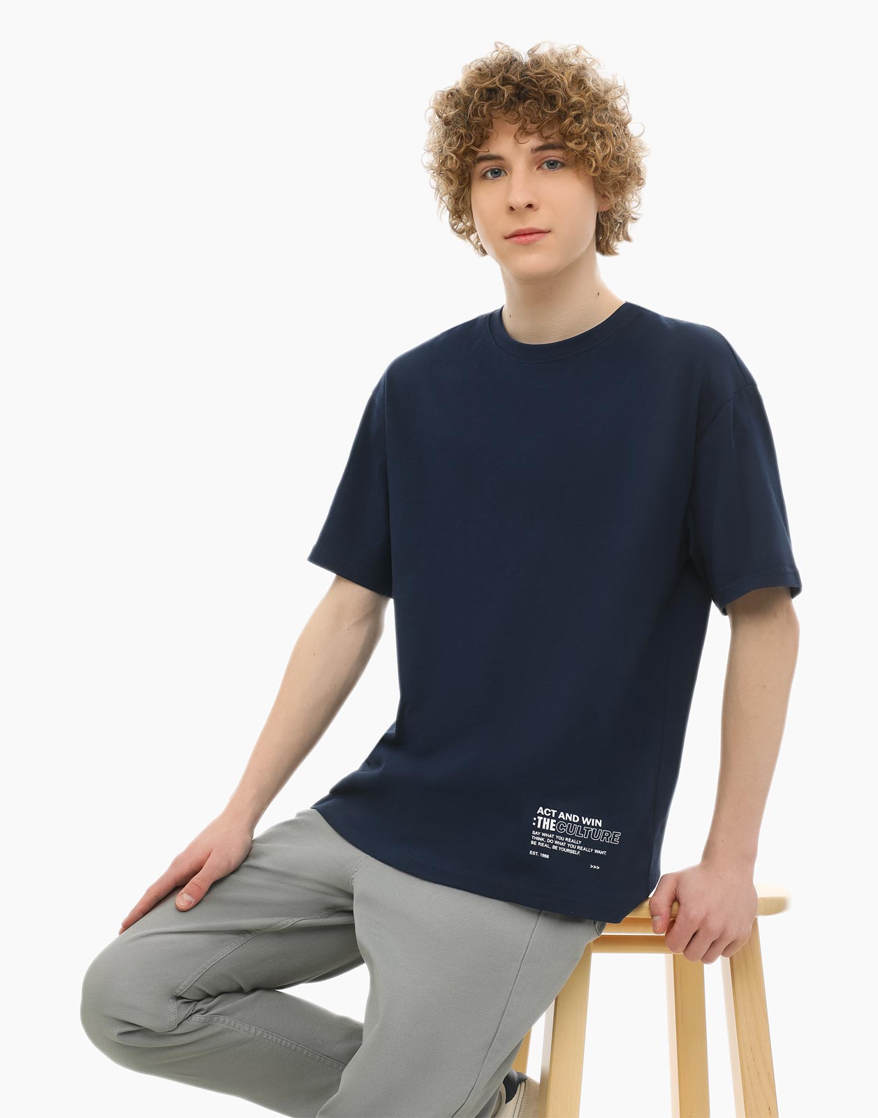 

Тёмно-синяя базовая футболка oversize с надписями для мальчика 14+/170, Синий, BKT012192