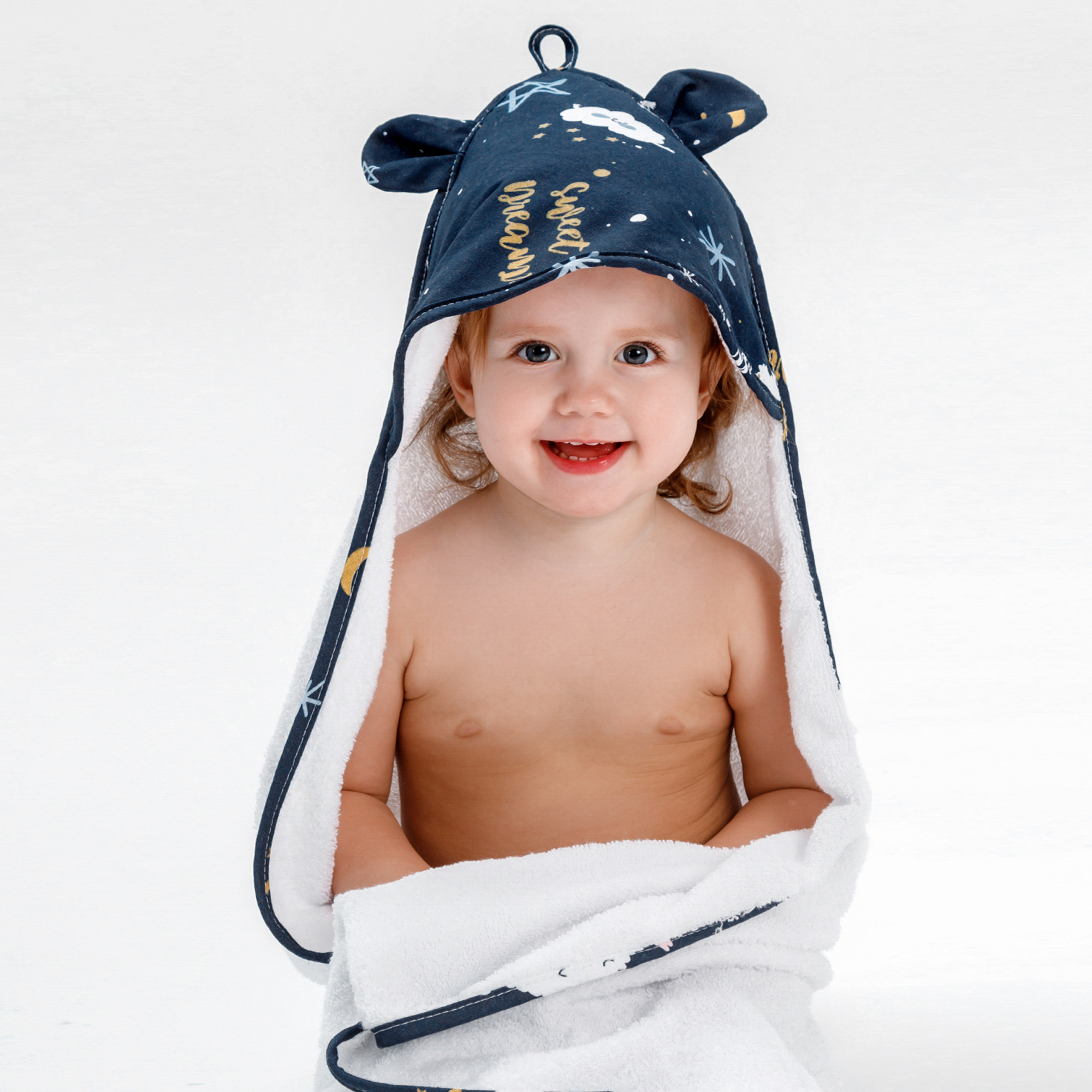 фото Полотенце детское с уголком amarobaby cute love galaxy белый 90х90см amaro-54cl-ga