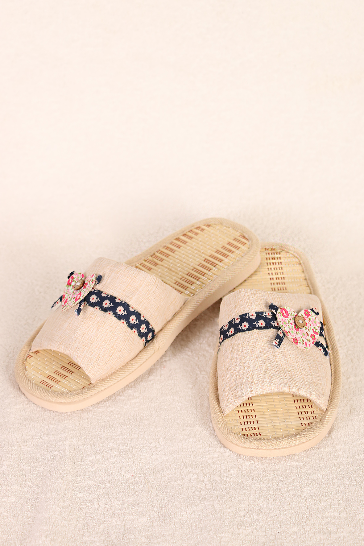 

Тапочки женские AlmondShop ТР-27 0268 бежевый 39 RU, ТР-27 0268
