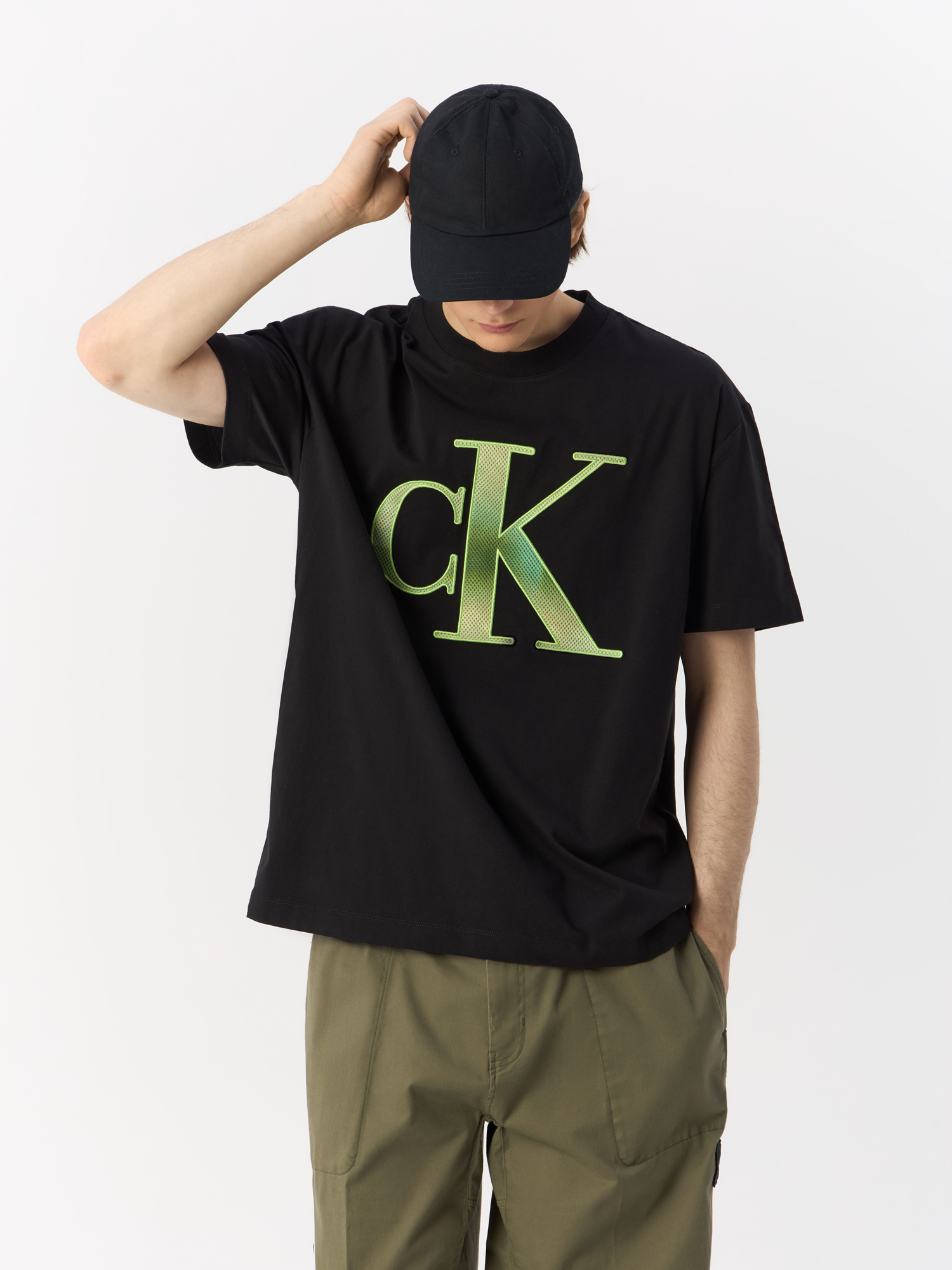 

Футболка мужская Calvin Klein Jeans J30J325029 черная XL, Черный, J30J325029