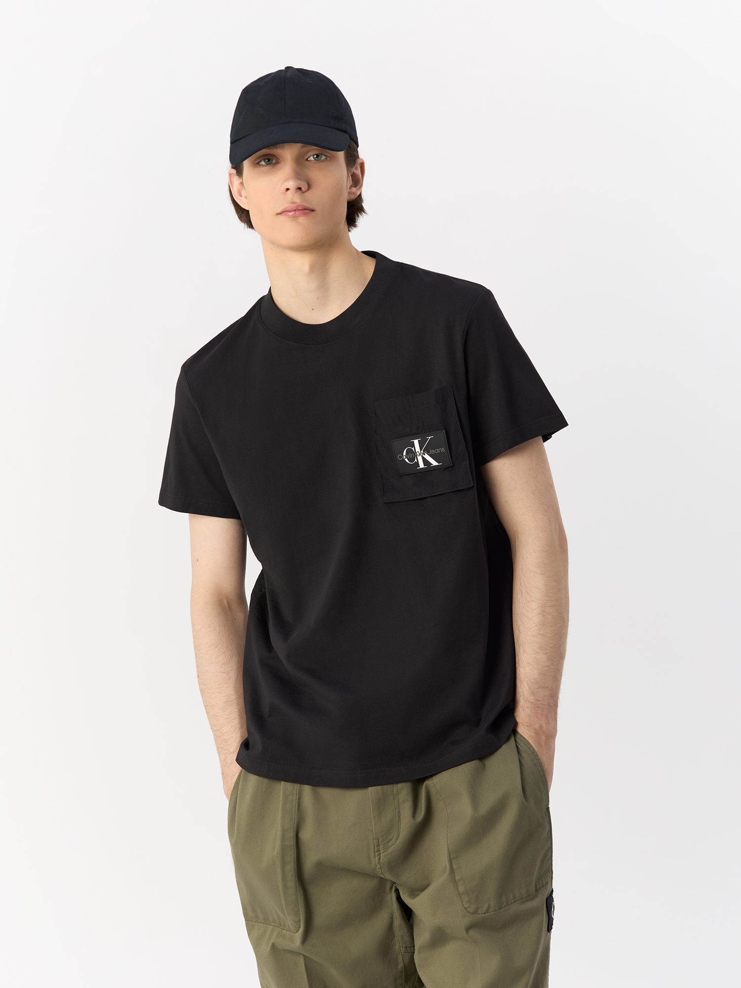 

Футболка мужская Calvin Klein Jeans J30J324679 черная M, Черный, J30J324679